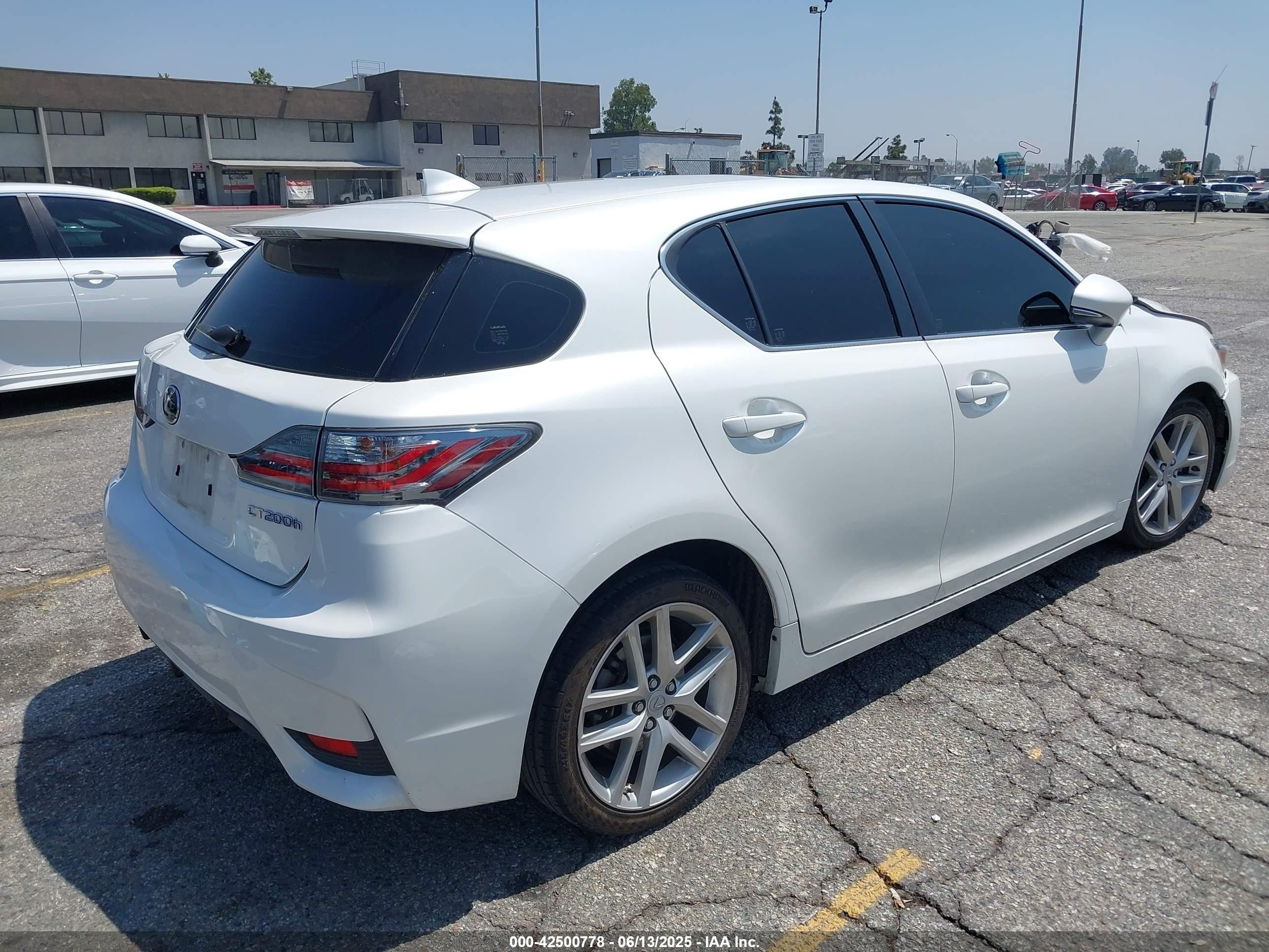 2017 Lexus Ct 200h   White vin: JTHKD5BH3H2296529