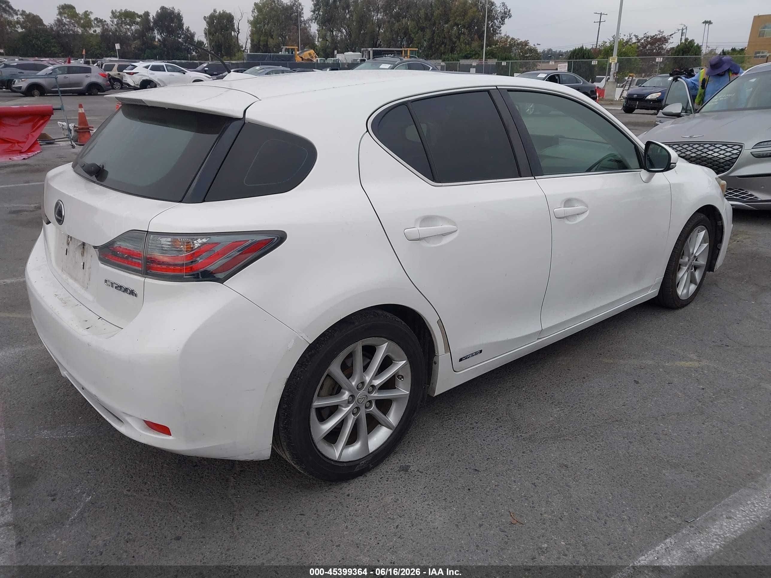 2011 Lexus Ct 200h Premium White vin: JTHKD5BH4B2034378