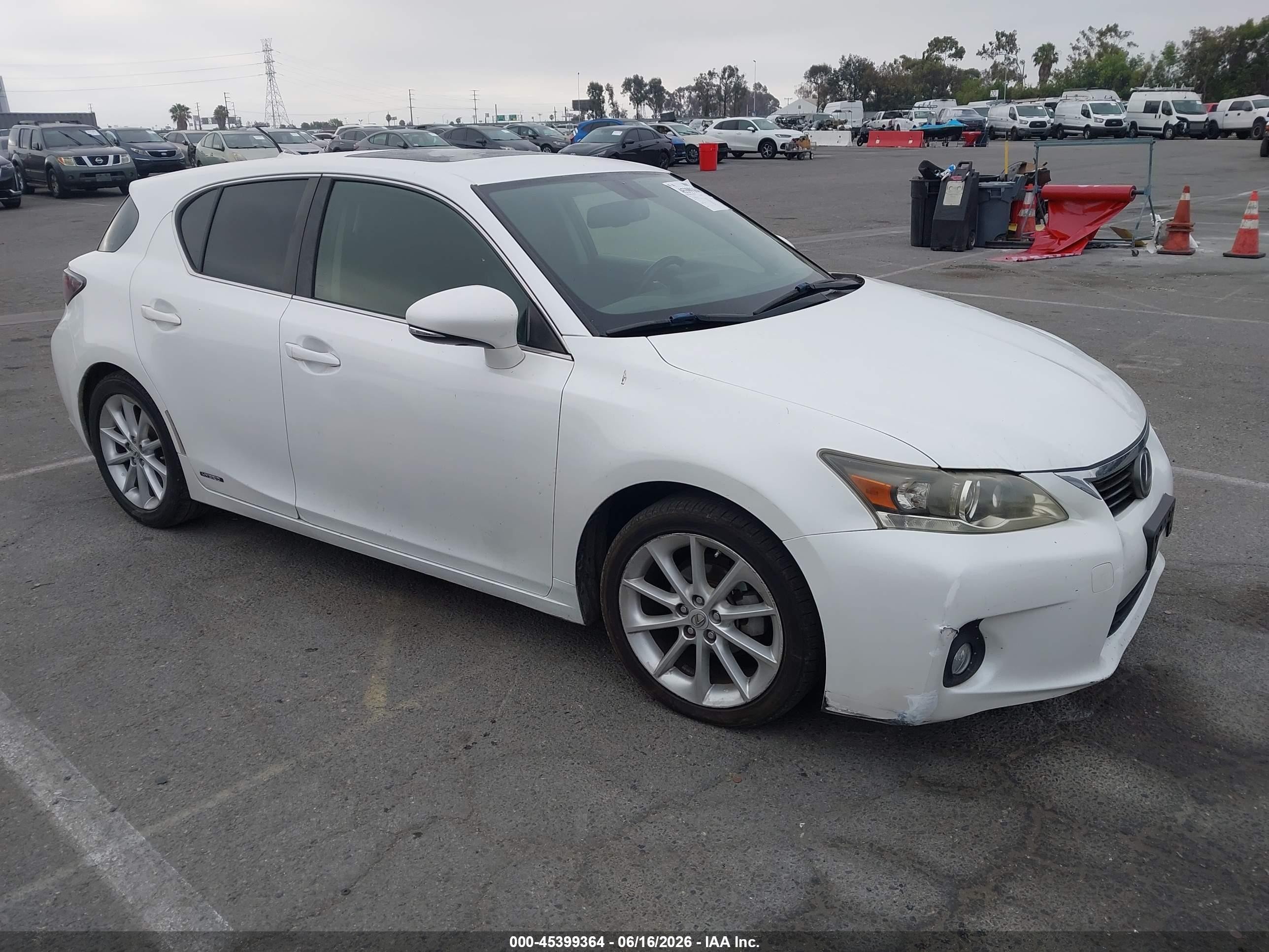 2011 Lexus Ct 200h Premium White vin: JTHKD5BH4B2034378
