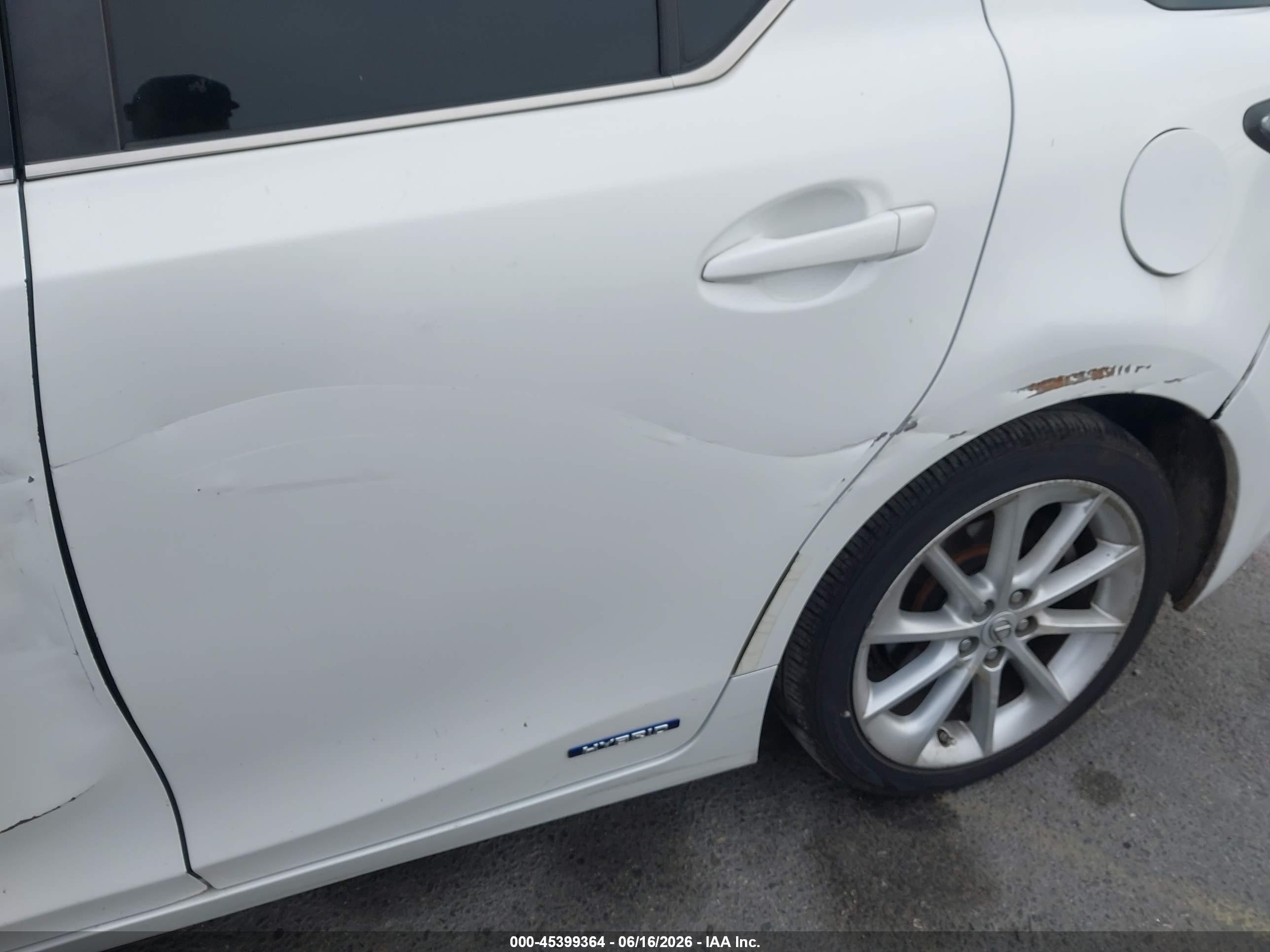 2011 Lexus Ct 200h Premium White vin: JTHKD5BH4B2034378