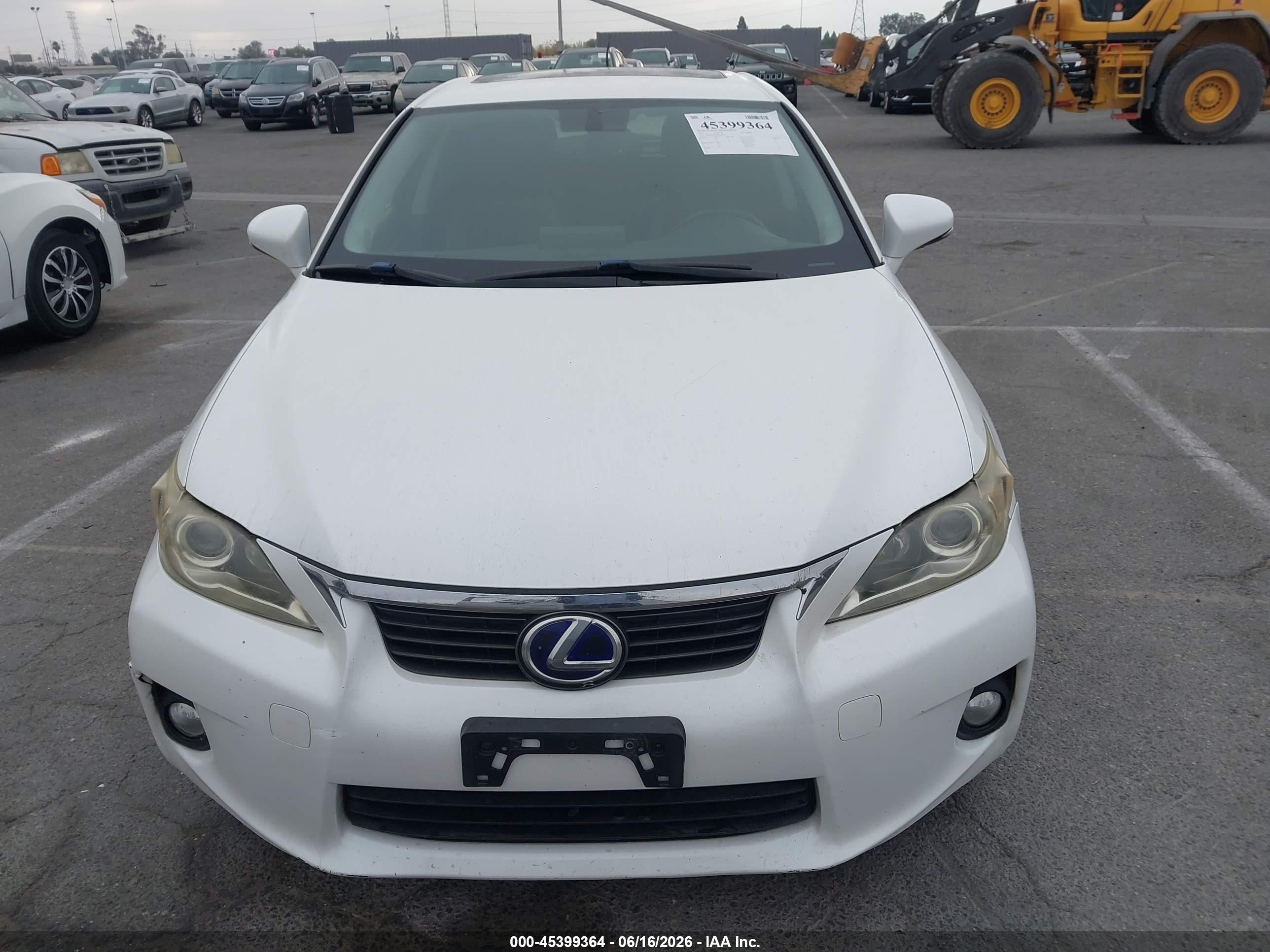 2011 Lexus Ct 200h Premium White vin: JTHKD5BH4B2034378