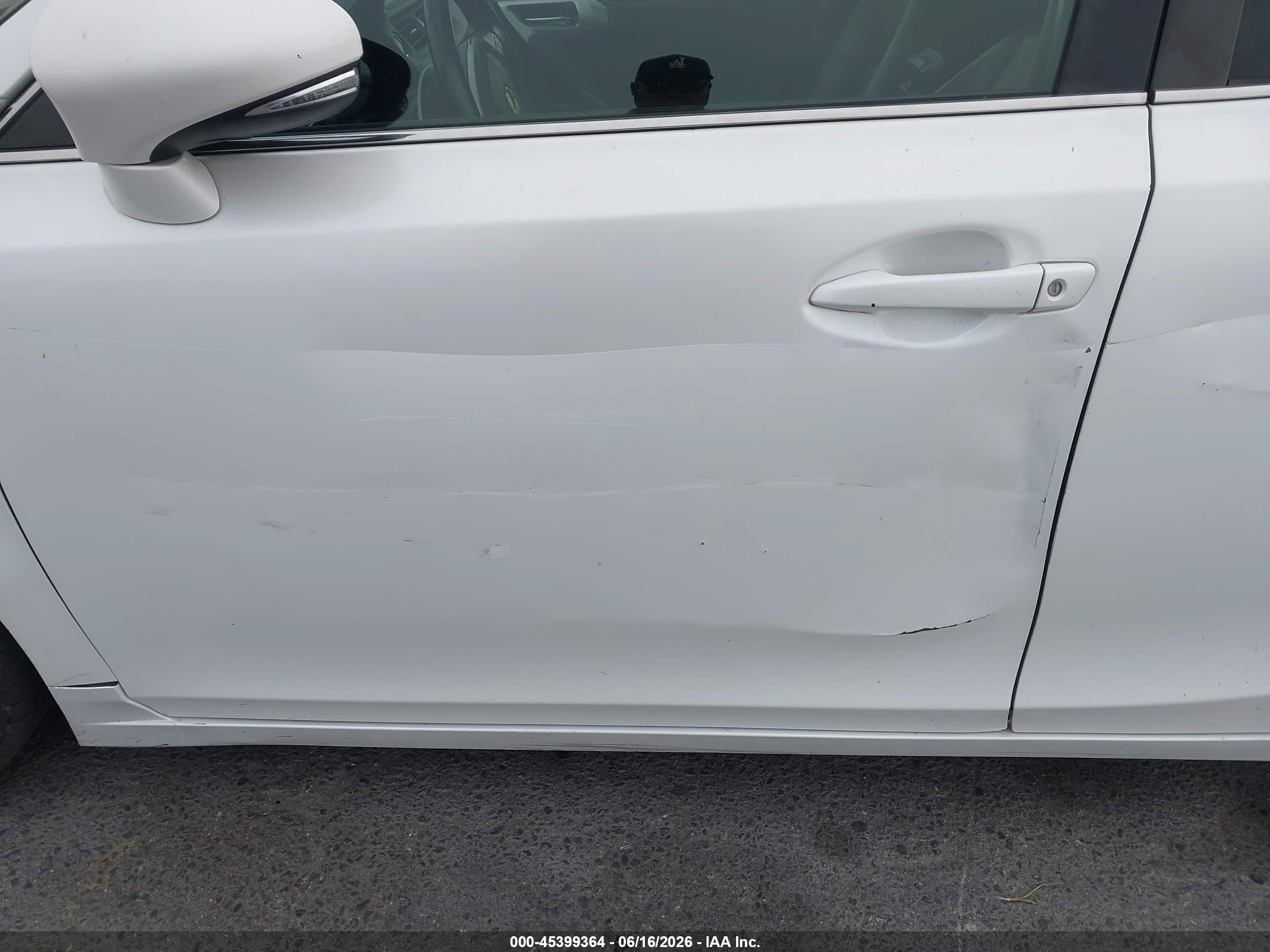 2011 Lexus Ct 200h Premium White vin: JTHKD5BH4B2034378