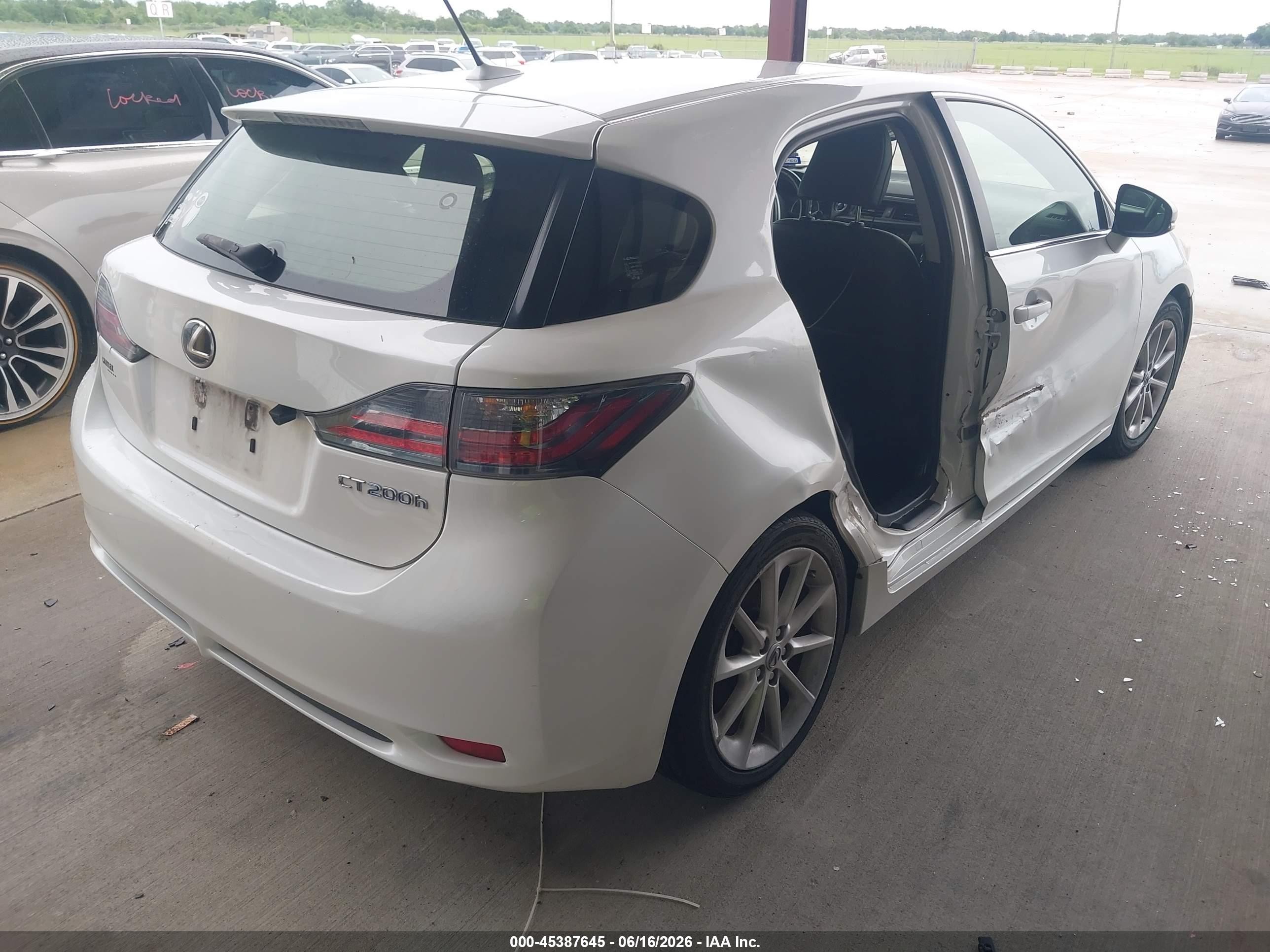 2013 Lexus Ct 200h   White vin: JTHKD5BH4D2144365