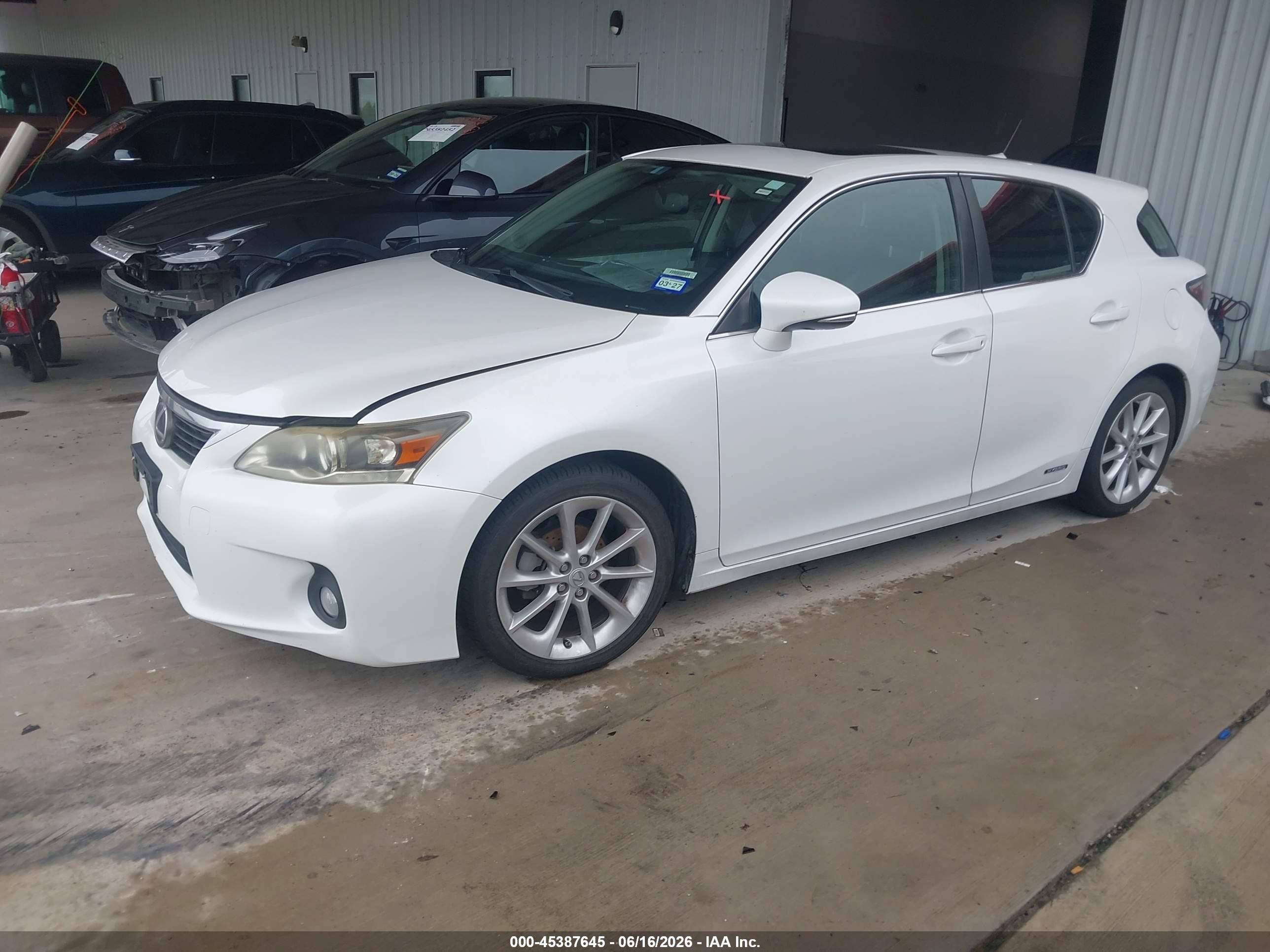 2013 Lexus Ct 200h   White vin: JTHKD5BH4D2144365