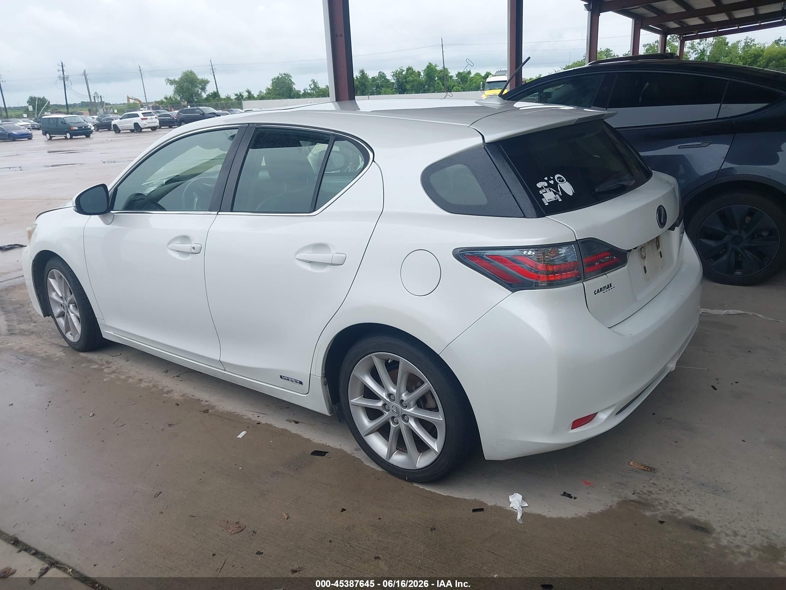 2013 Lexus Ct 200h   White vin: JTHKD5BH4D2144365