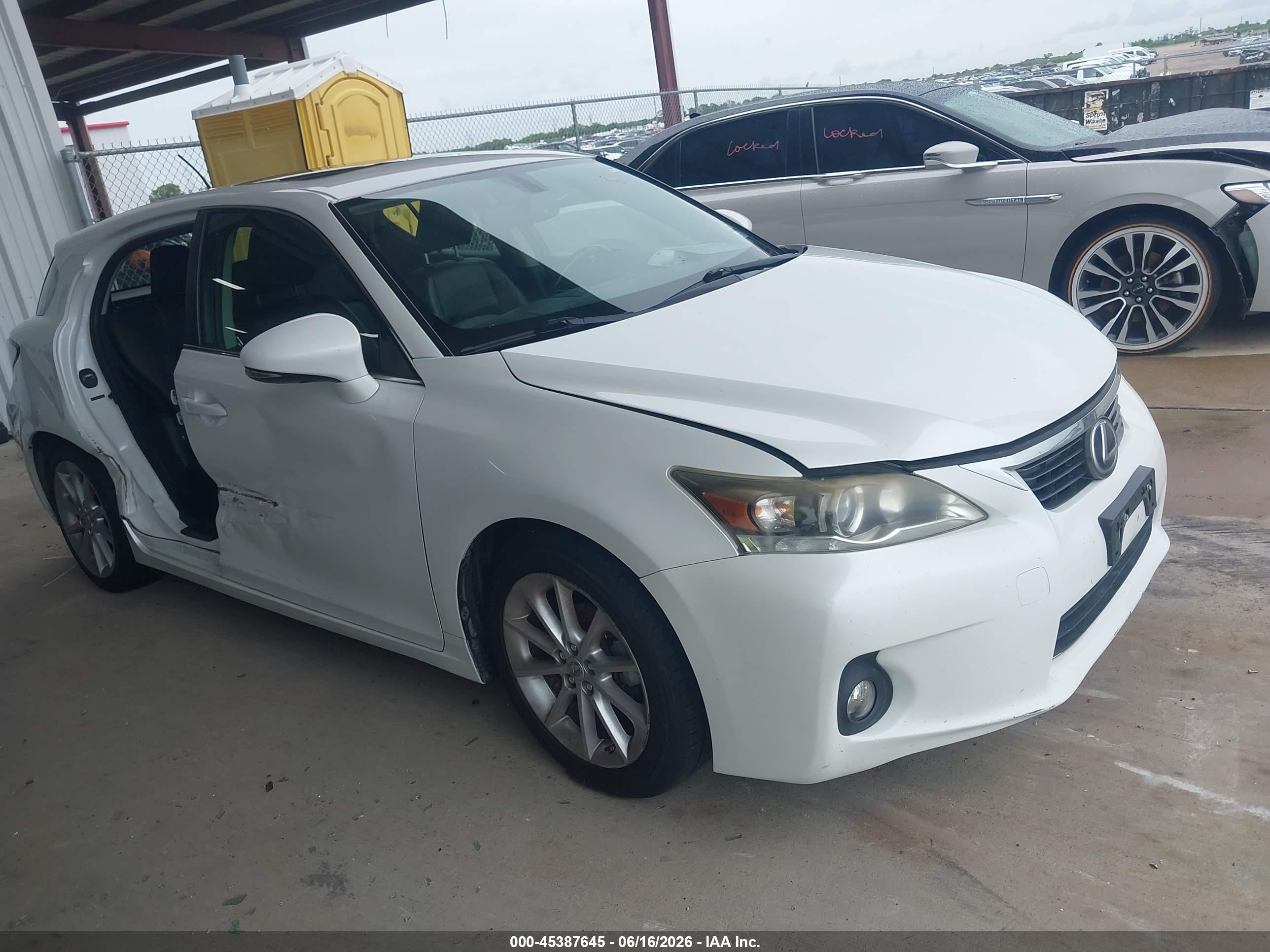 2013 Lexus Ct 200h   White vin: JTHKD5BH4D2144365