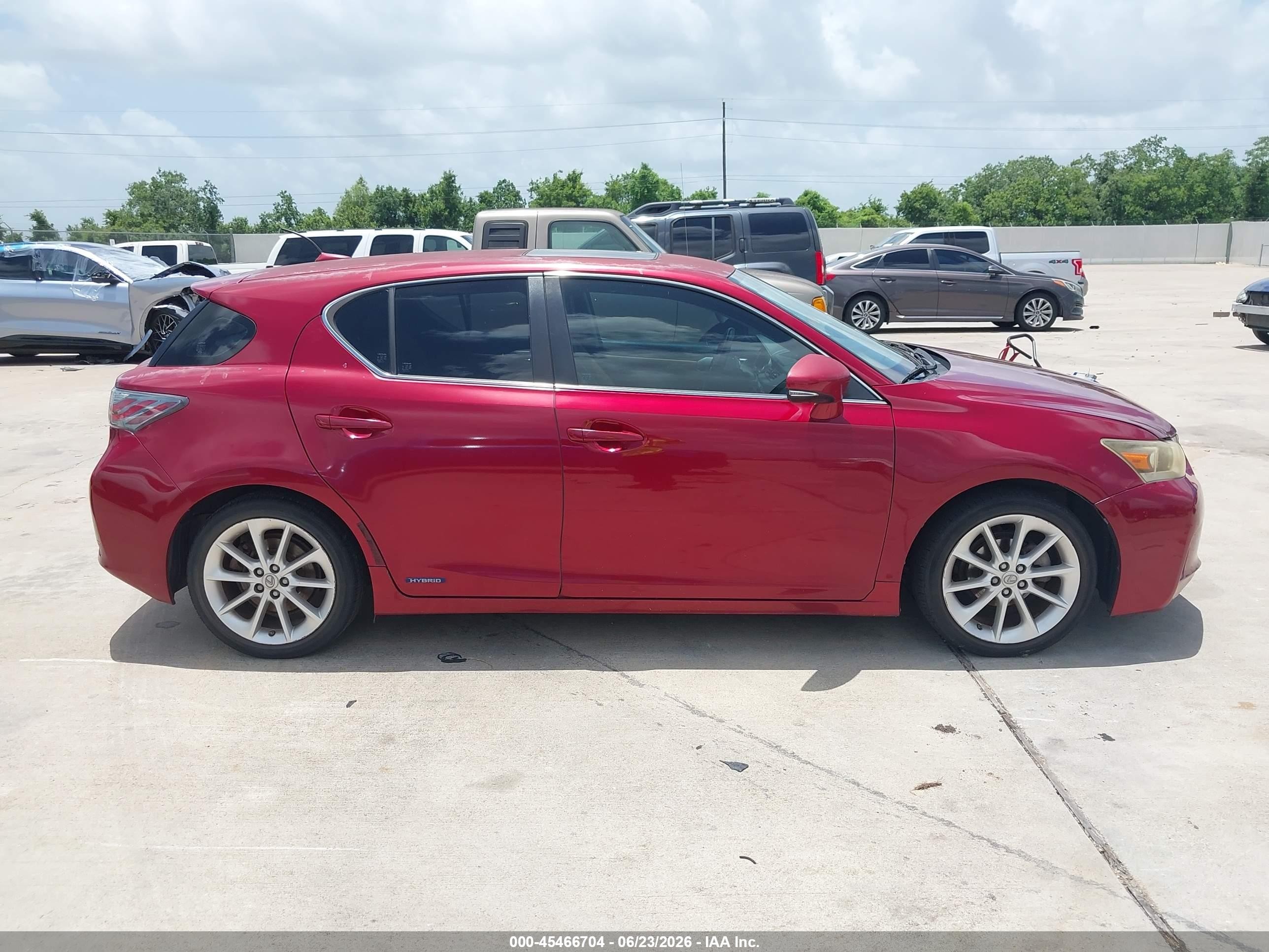 2013 Lexus Ct 200h   Red vin: JTHKD5BH4D2166446