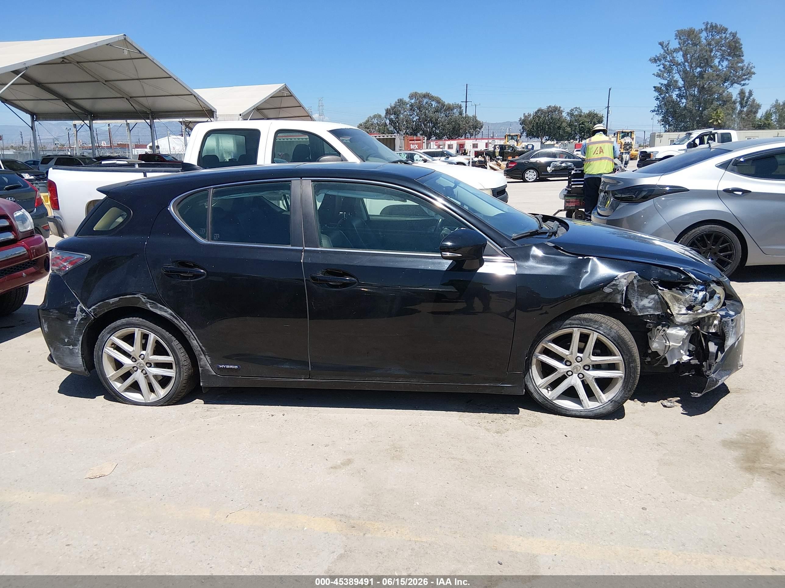 2014 Lexus Ct 200h   Black vin: JTHKD5BH4E2175102