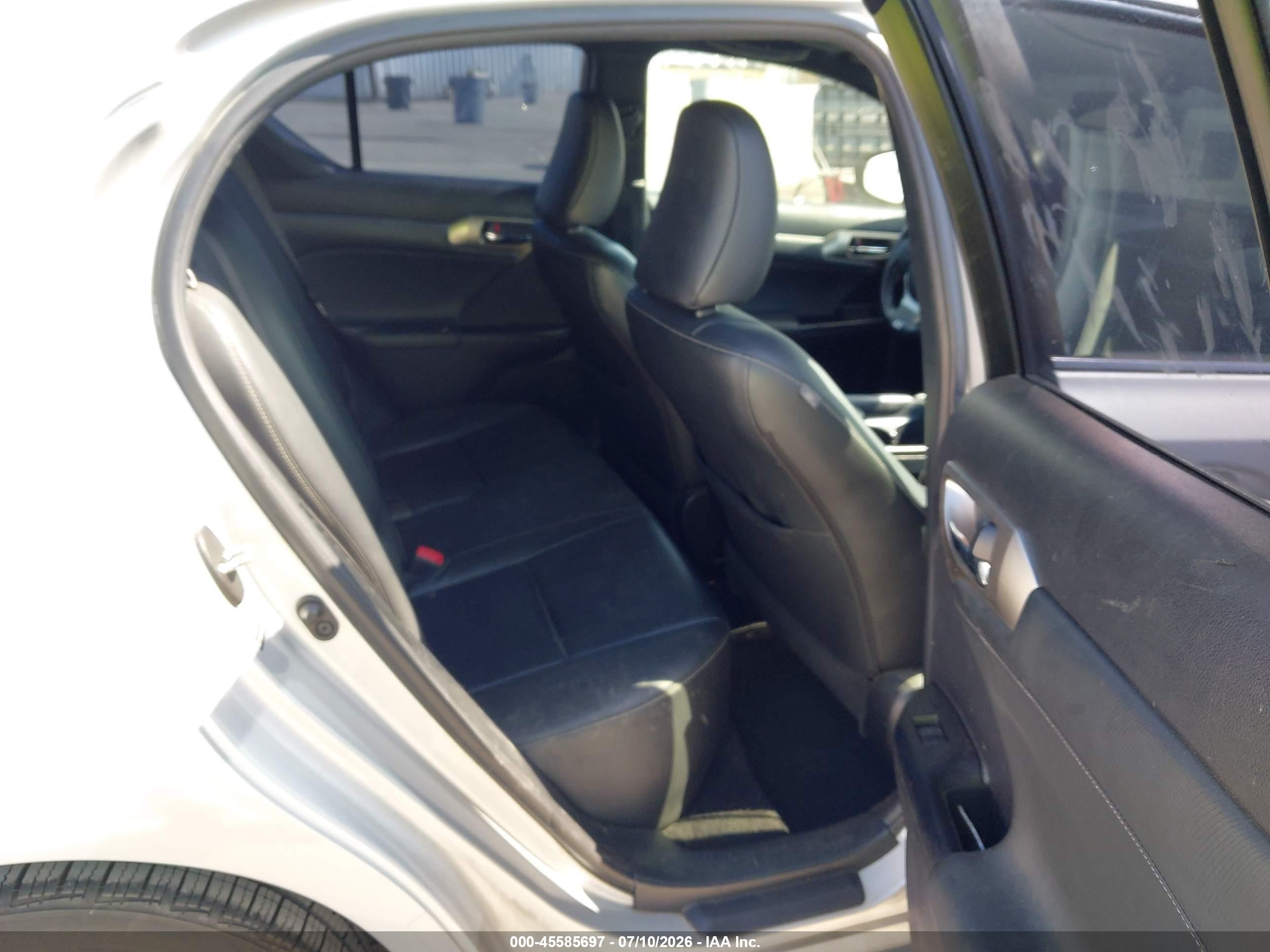 2014 Lexus Ct 200h Silver vin: JTHKD5BH4E2183779