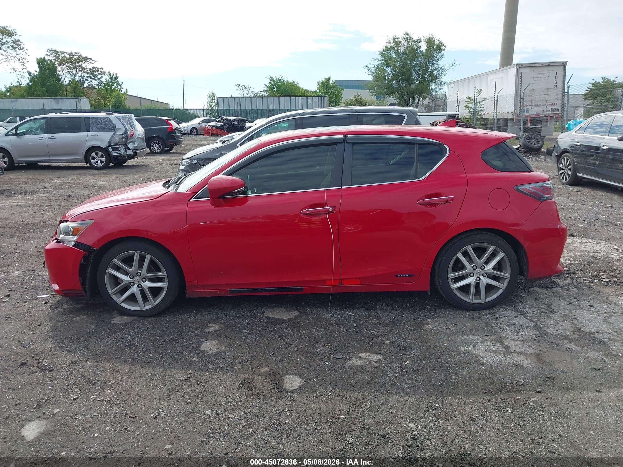 2014 Lexus Ct 200h   Red vin: JTHKD5BH4E2194331