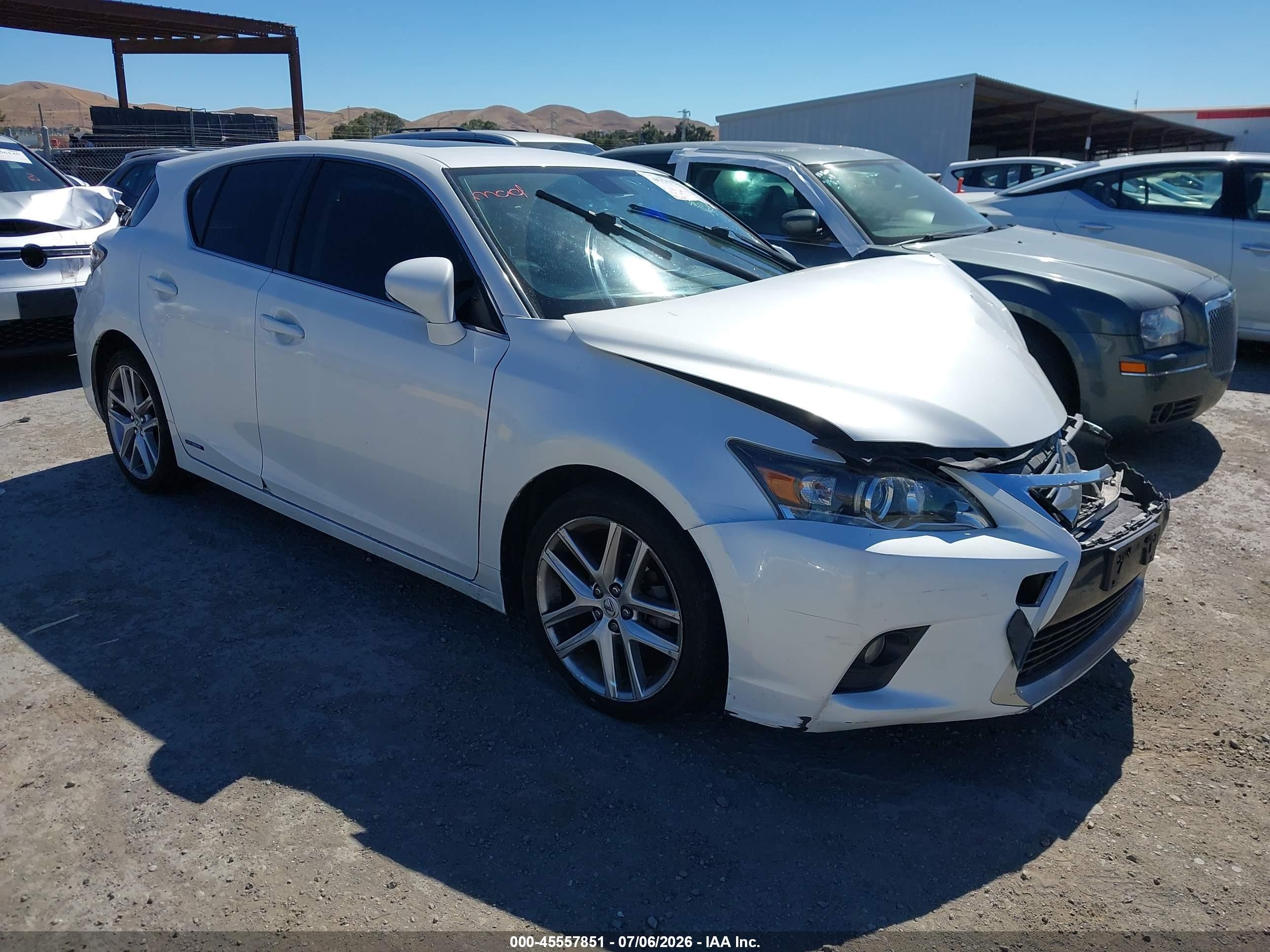 2014 Lexus Ct 200h   White vin: JTHKD5BH4E2208468
