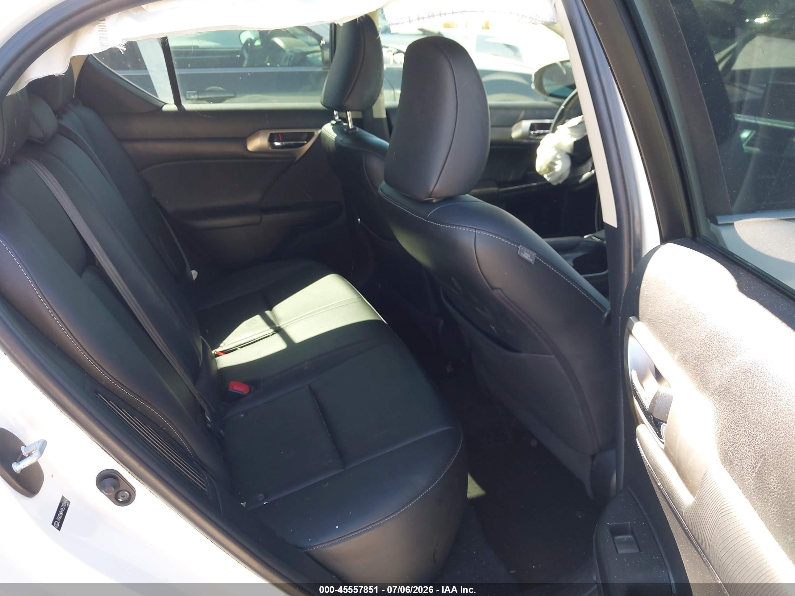 2014 Lexus Ct 200h   White vin: JTHKD5BH4E2208468