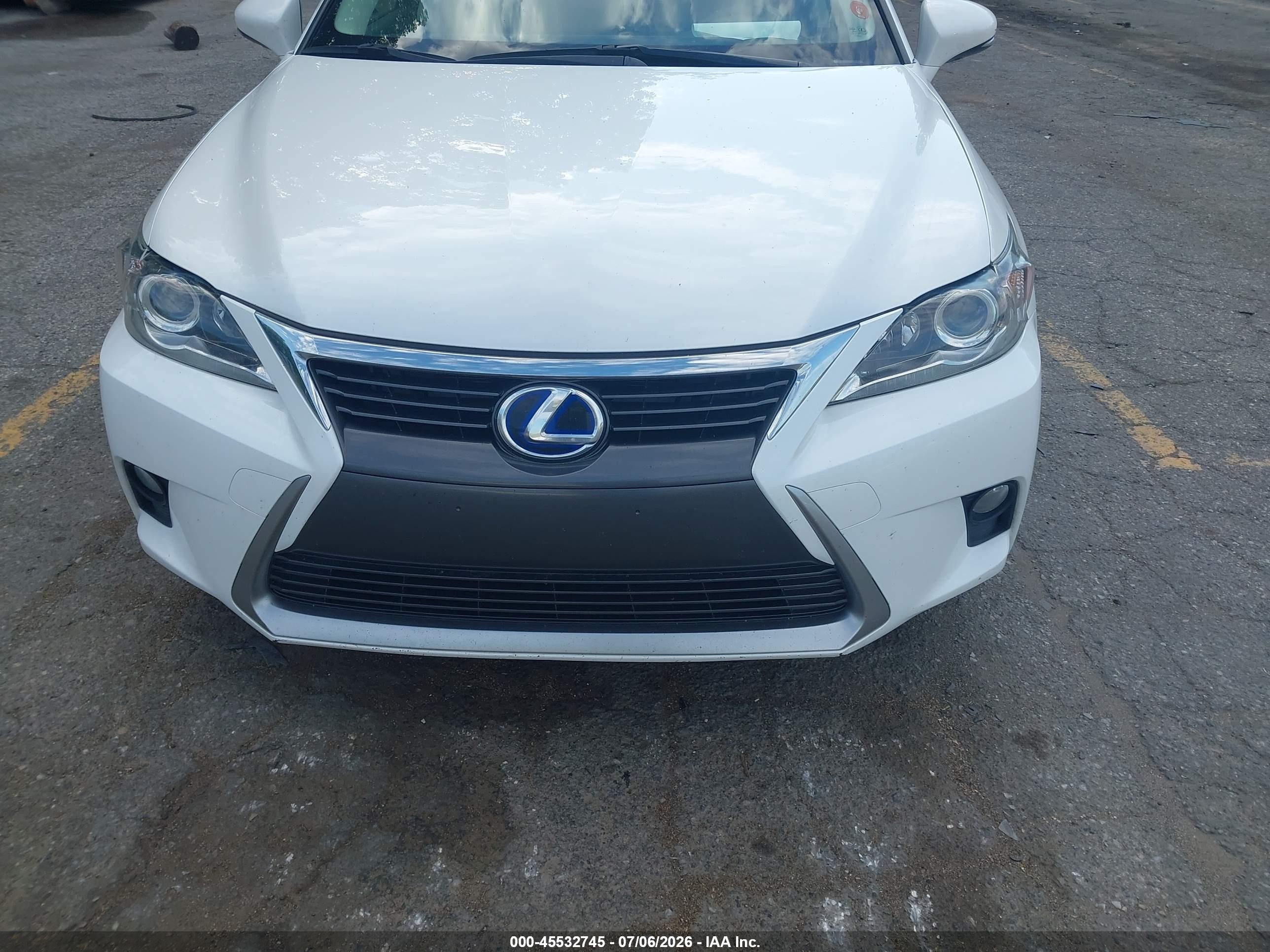 2015 Lexus Ct 200h   White vin: JTHKD5BH4F2220329