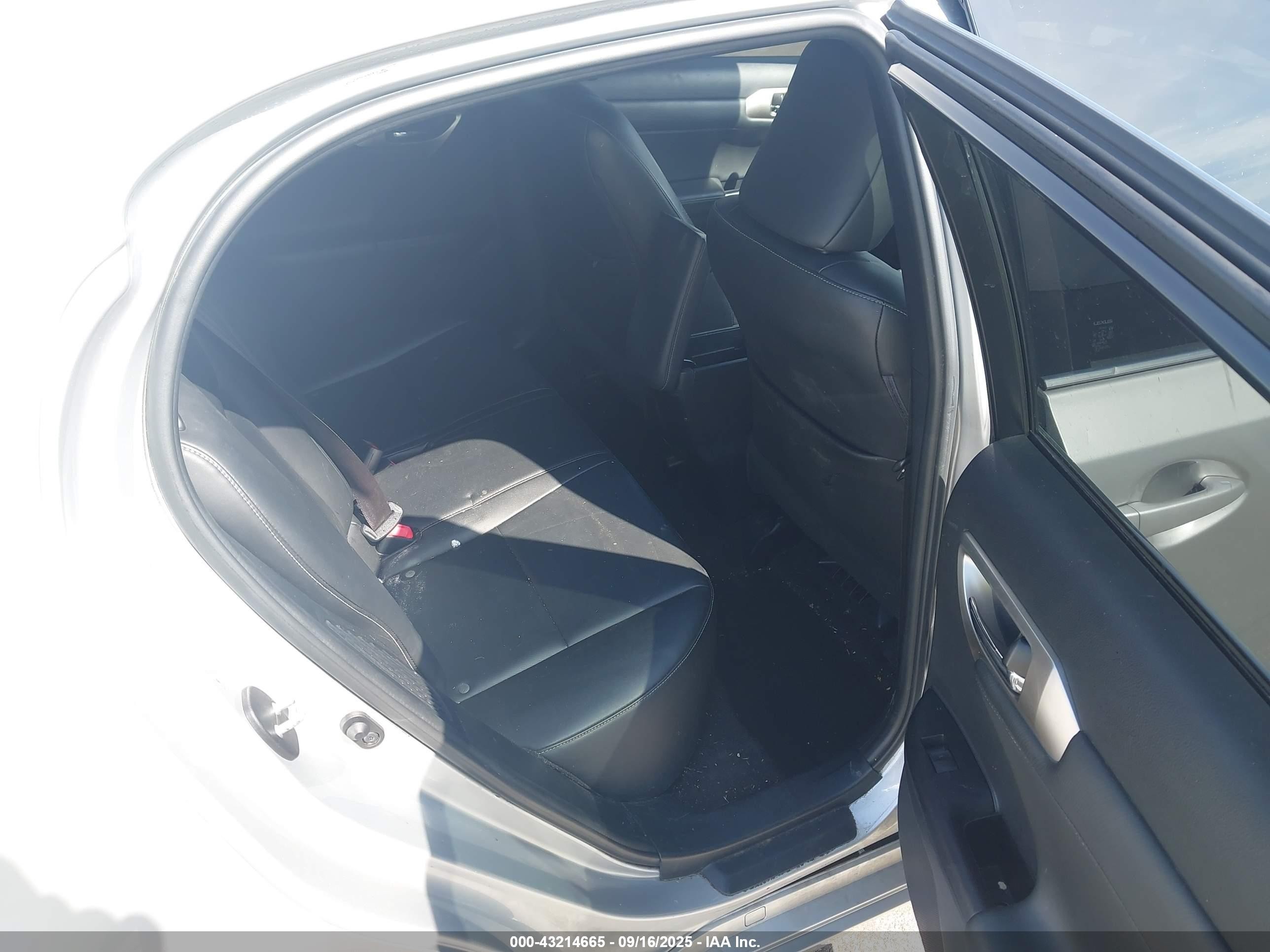 2015 Lexus Ct 200h   Silver vin: JTHKD5BH4F2223148