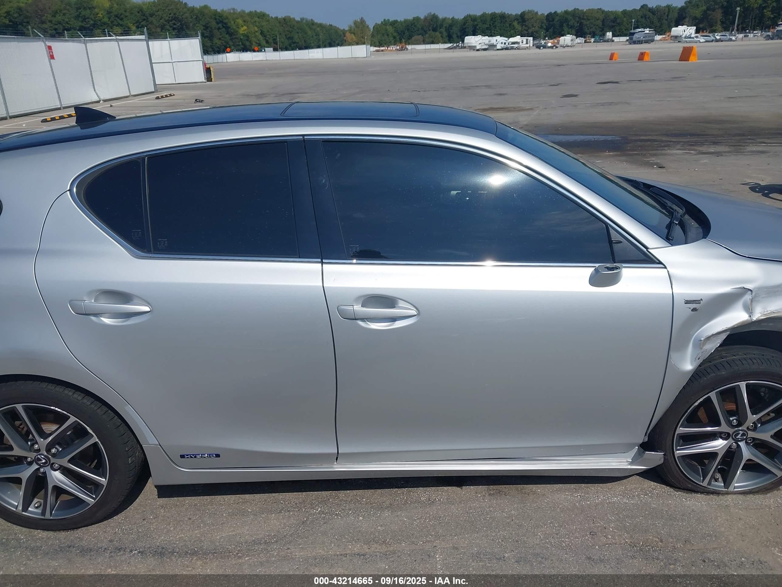 2015 Lexus Ct 200h   Silver vin: JTHKD5BH4F2223148