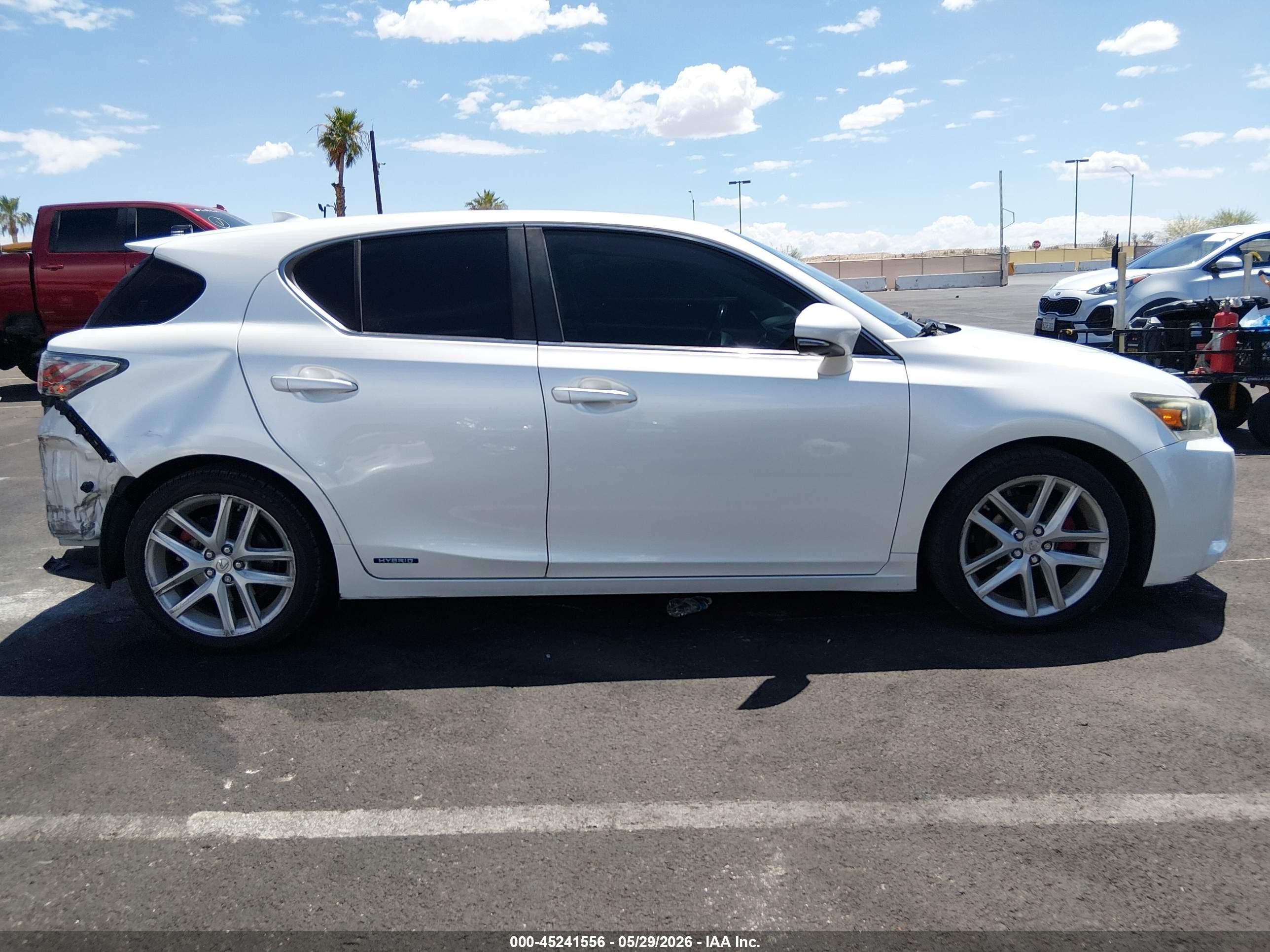 2015 Lexus Ct 200h   White vin: JTHKD5BH4F2248521