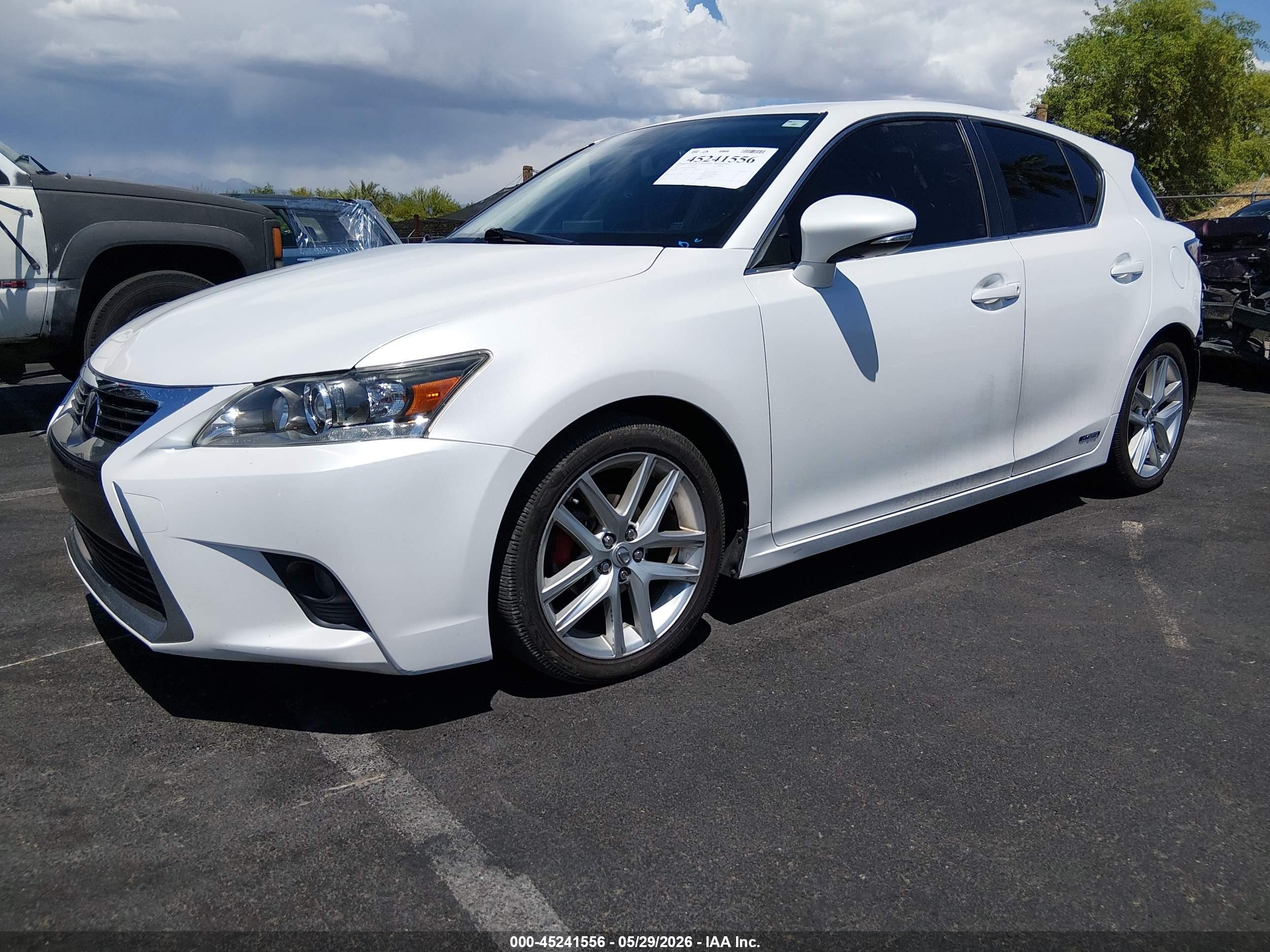 2015 Lexus Ct 200h   White vin: JTHKD5BH4F2248521