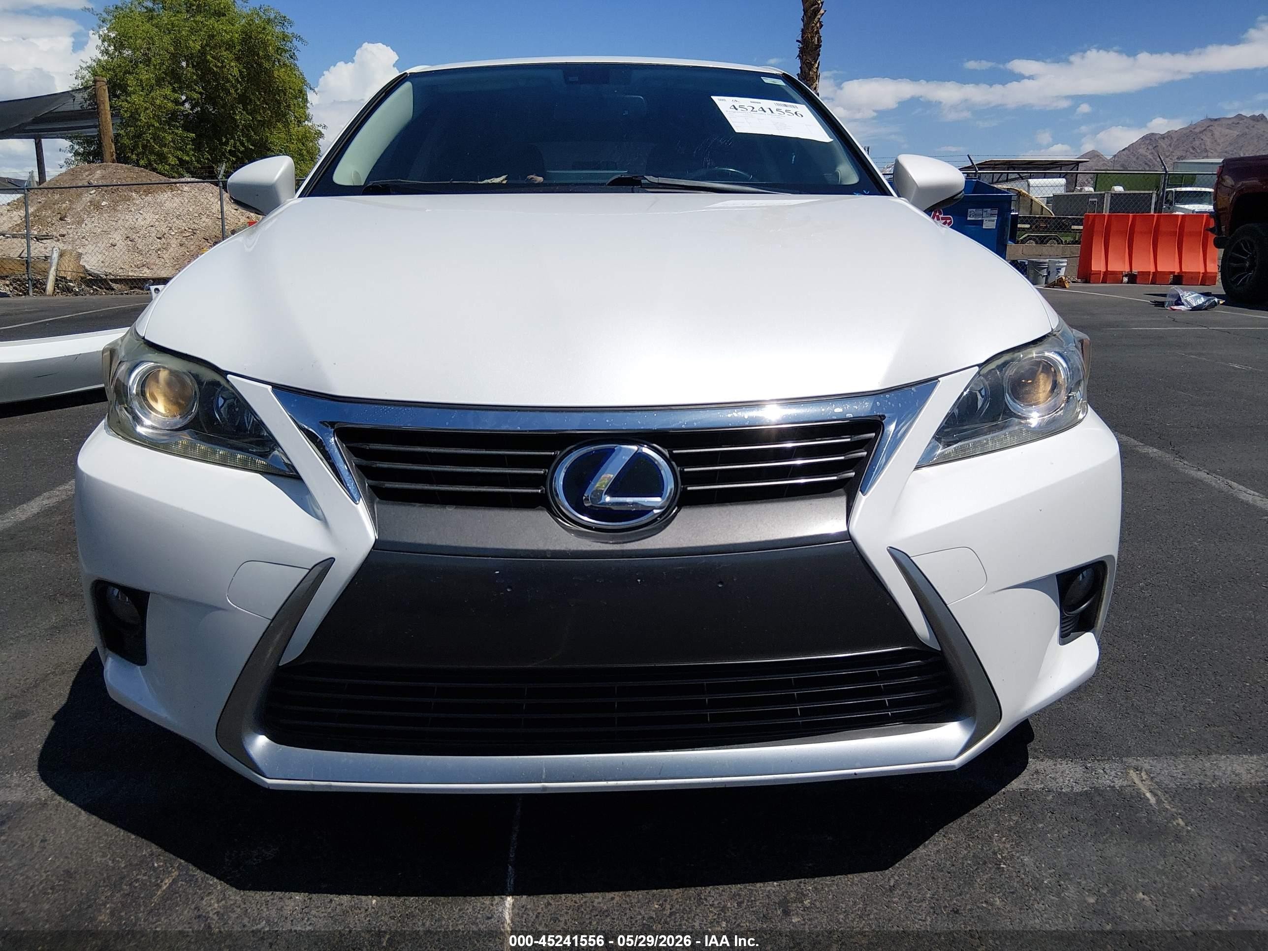 2015 Lexus Ct 200h   White vin: JTHKD5BH4F2248521