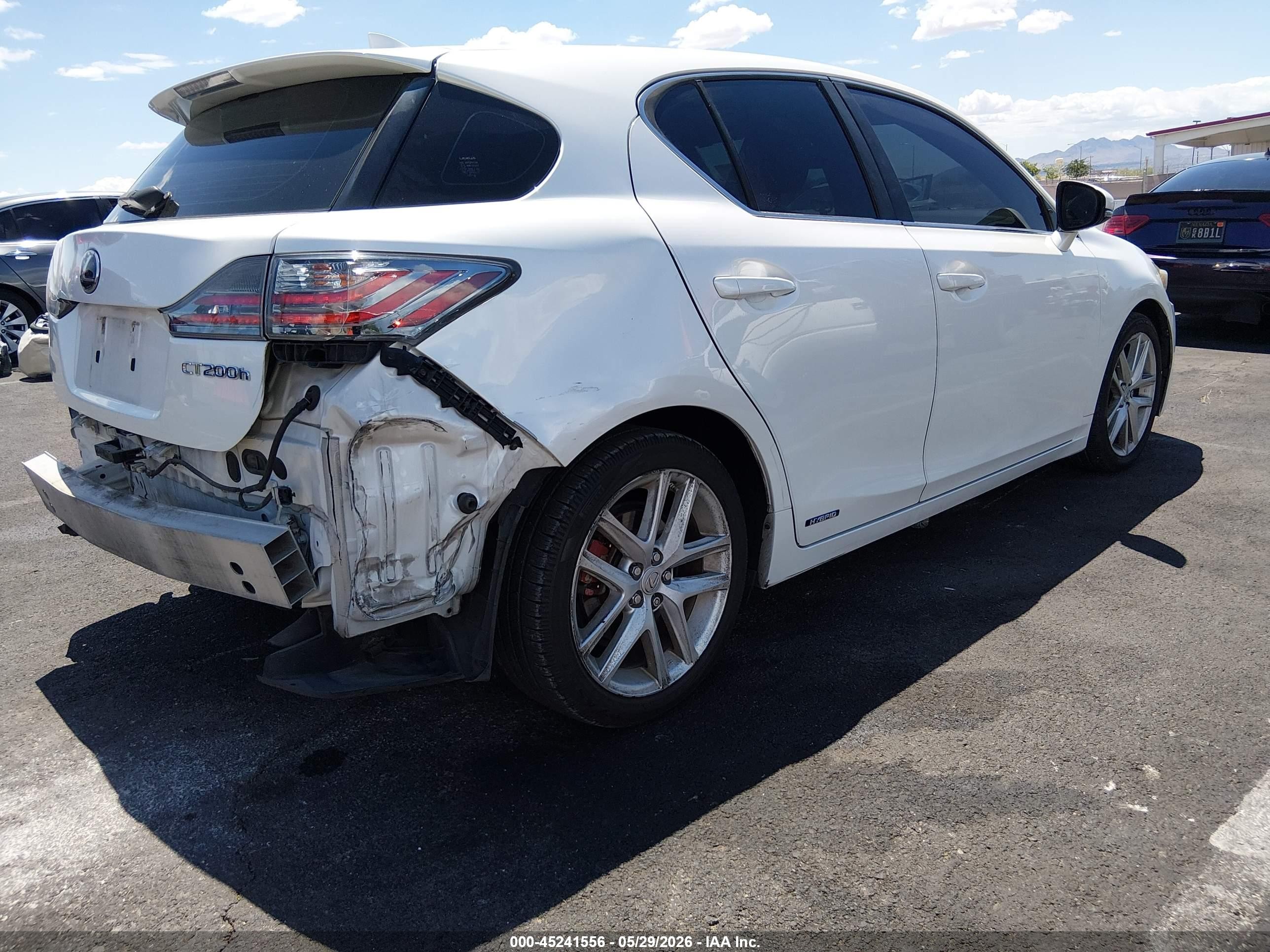 2015 Lexus Ct 200h   White vin: JTHKD5BH4F2248521