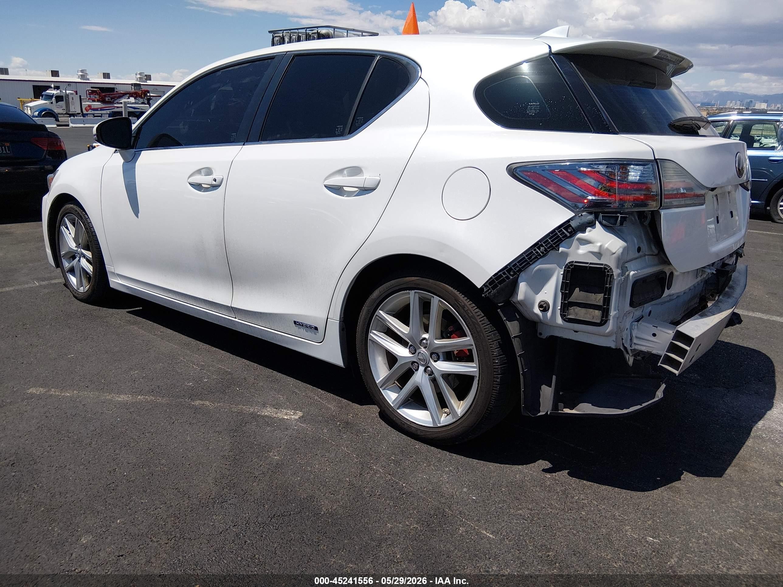 2015 Lexus Ct 200h   White vin: JTHKD5BH4F2248521