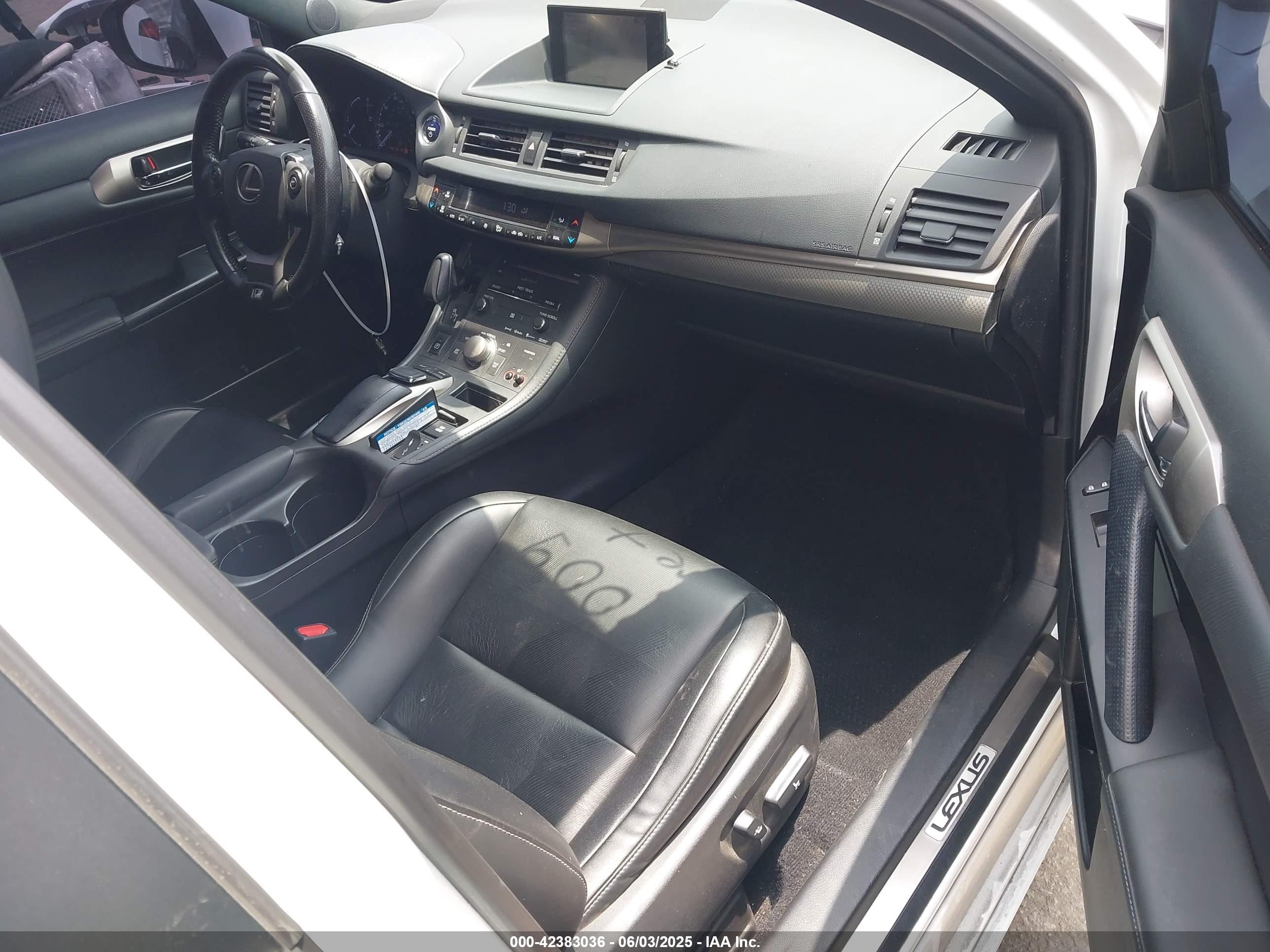 2017 Lexus Ct 200h   White vin: JTHKD5BH4H2283160