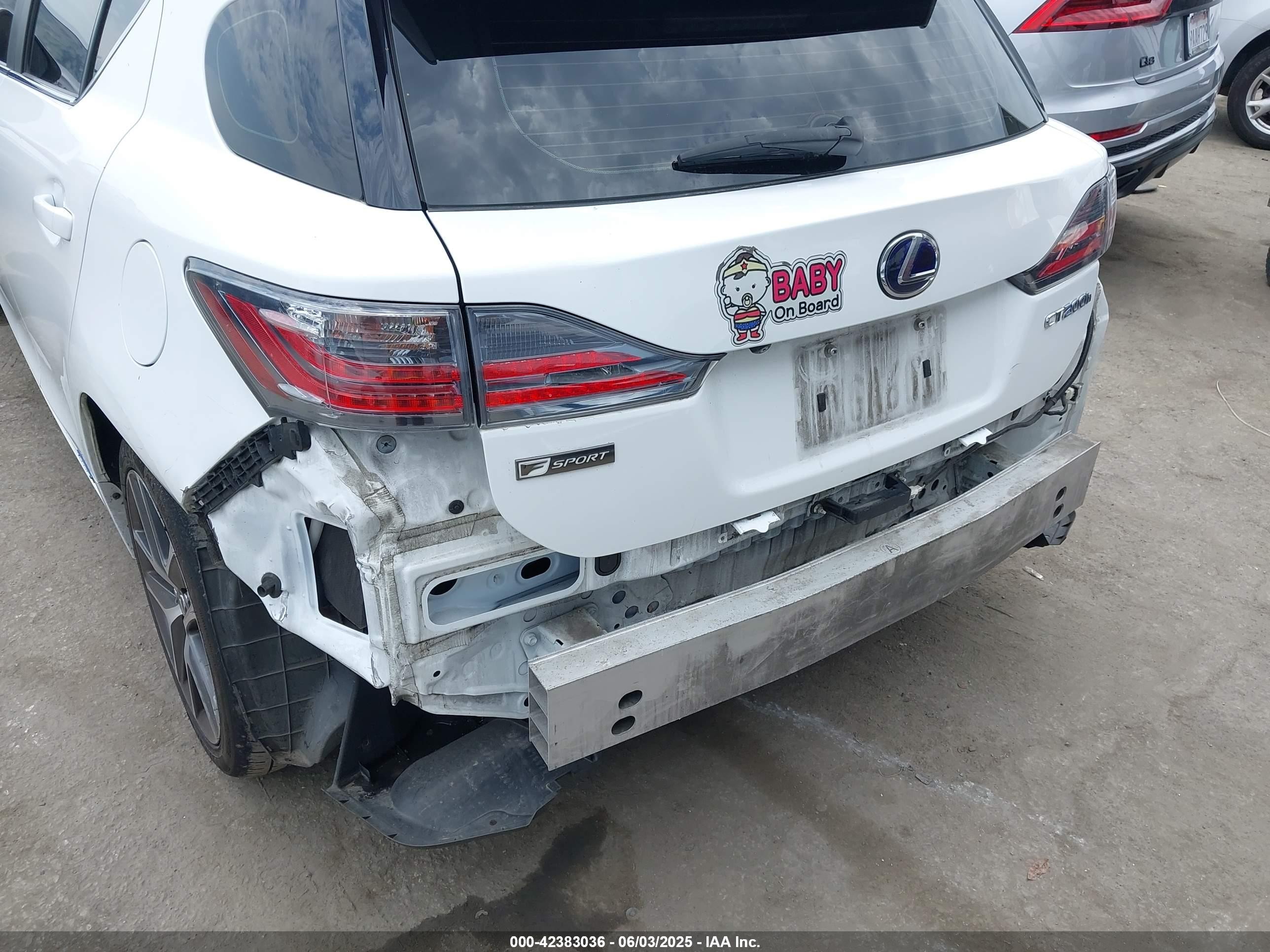 2017 Lexus Ct 200h   White vin: JTHKD5BH4H2283160