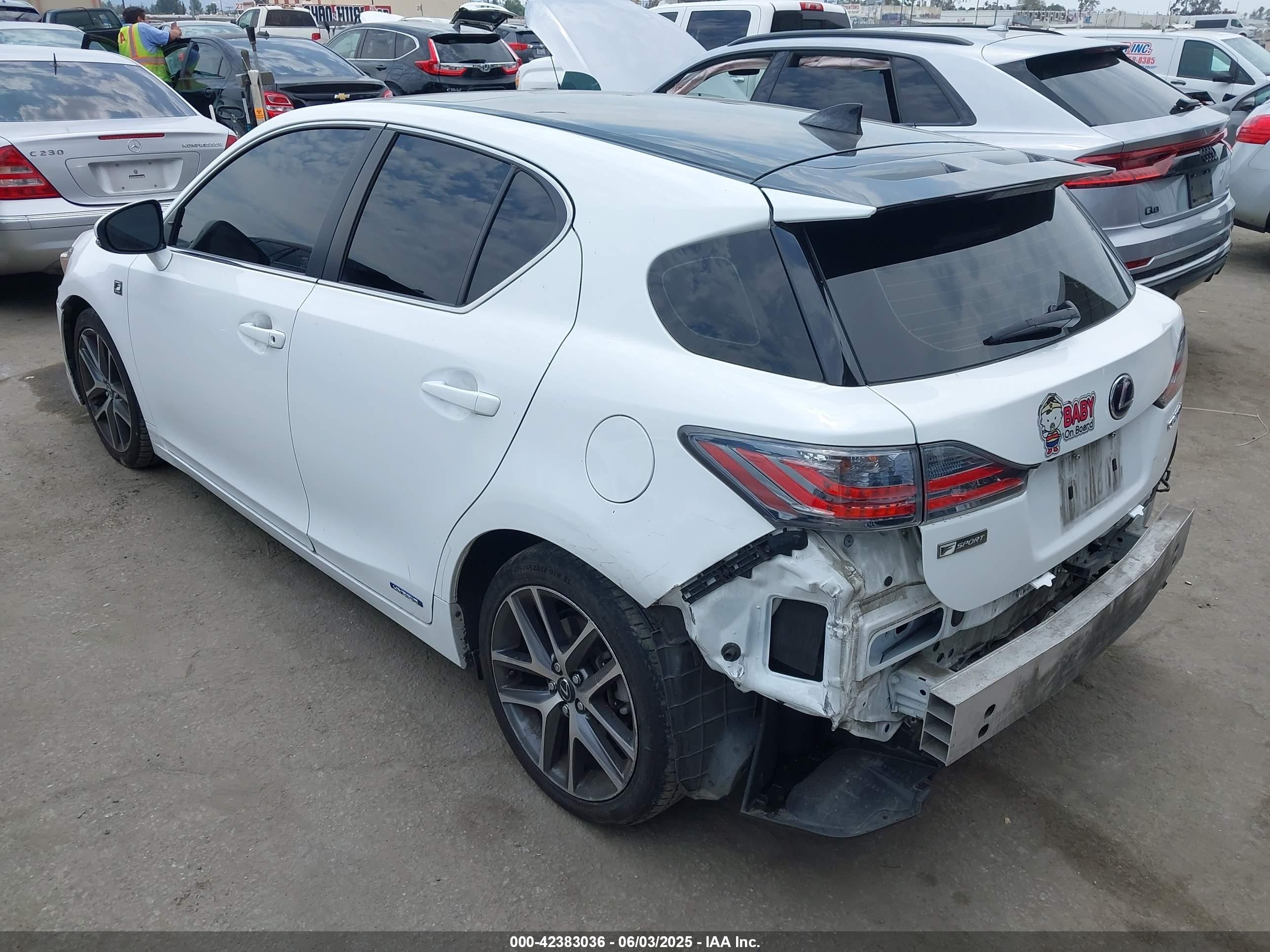 2017 Lexus Ct 200h   White vin: JTHKD5BH4H2283160