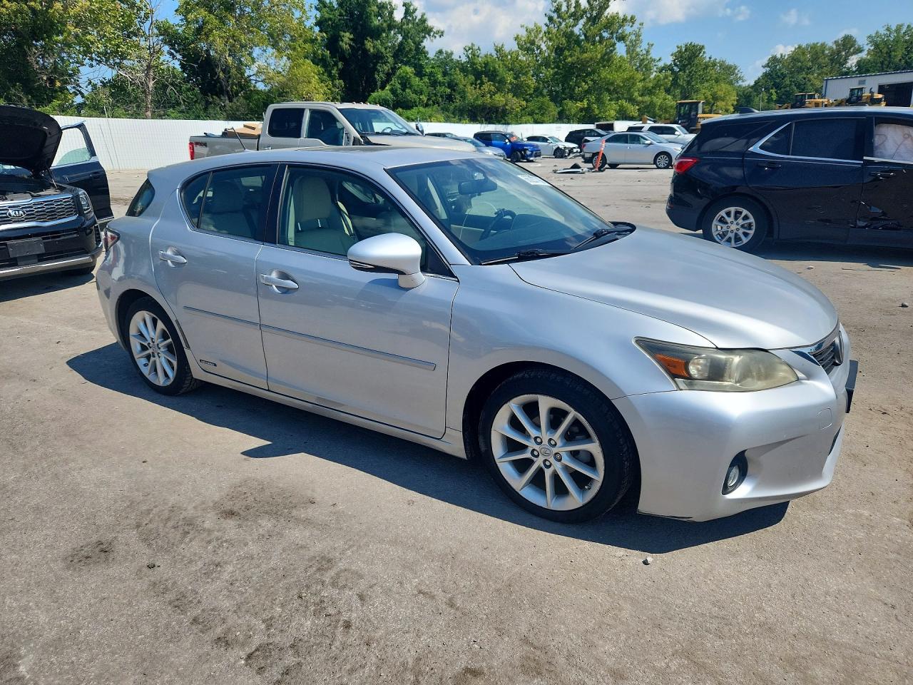2011 Lexus Ct 200 Серебряный vin: JTHKD5BH5B2007013