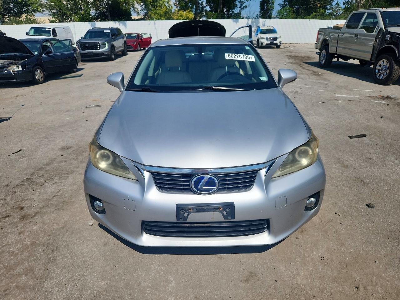 2011 Lexus Ct 200 Серебряный vin: JTHKD5BH5B2007013