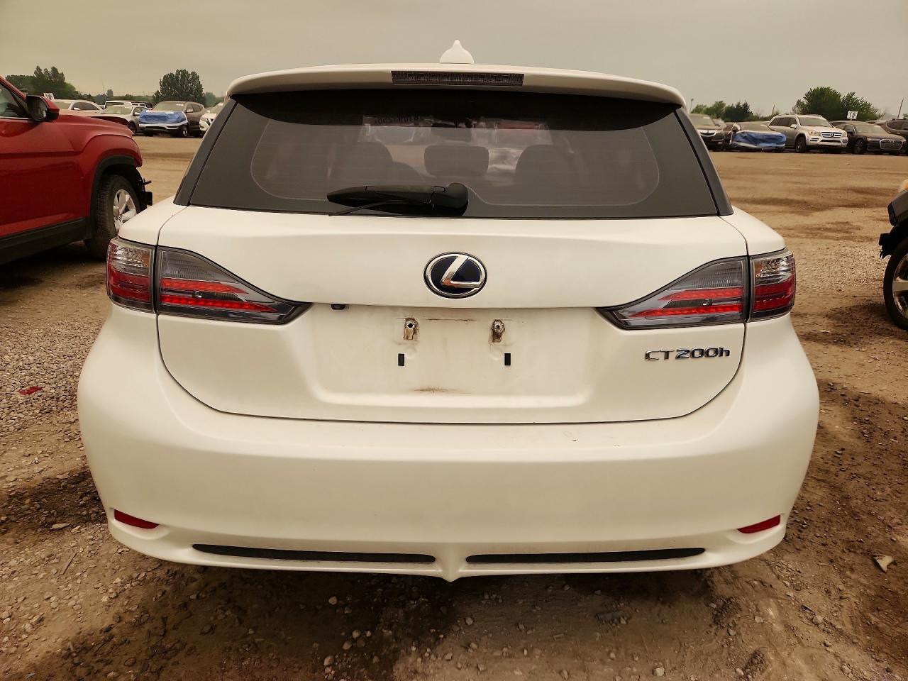 2011 Lexus Ct 200 White vin: JTHKD5BH5B2007237