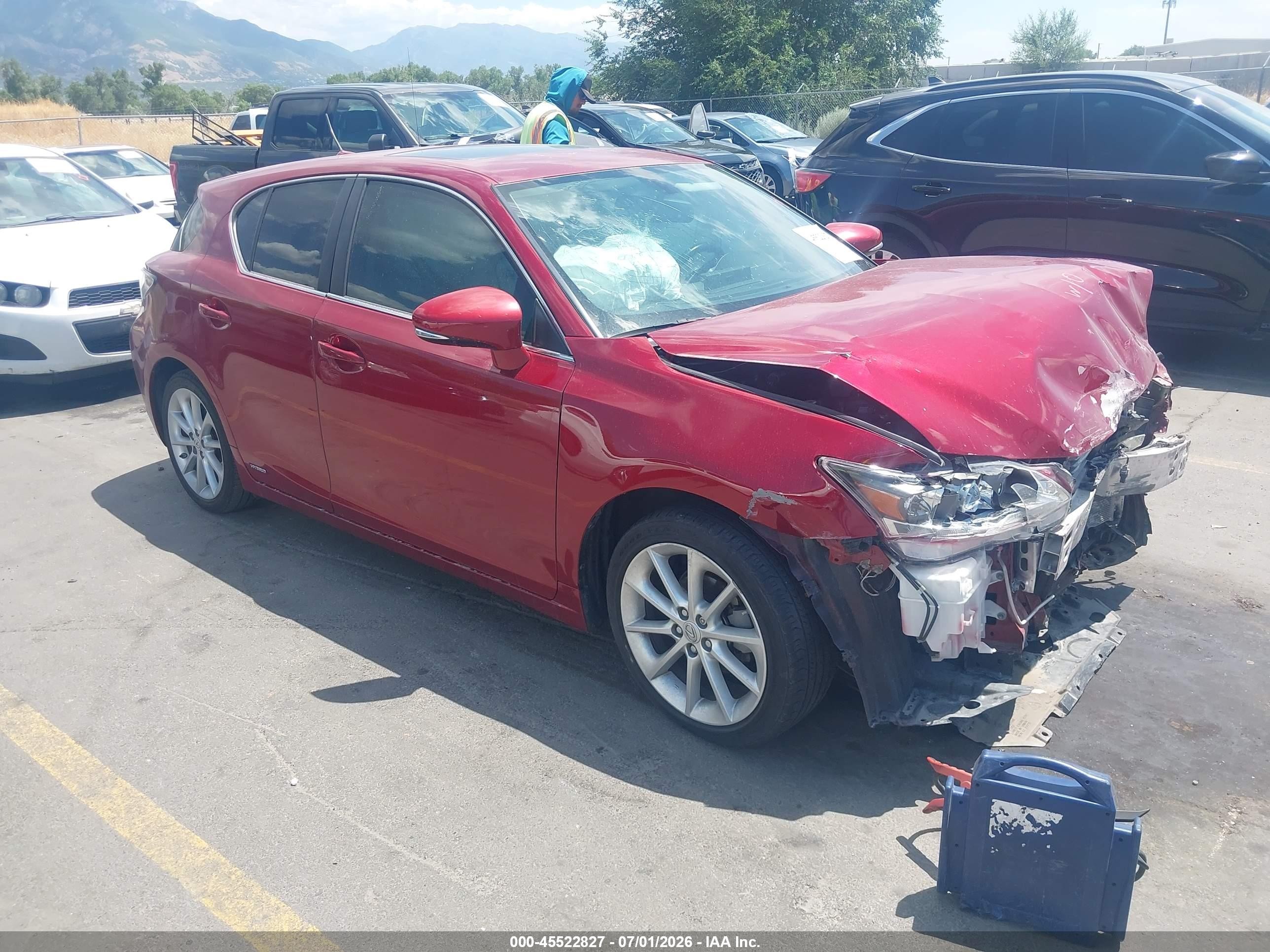 2012 Lexus Ct 200h Premium Red vin: JTHKD5BH5C2109476