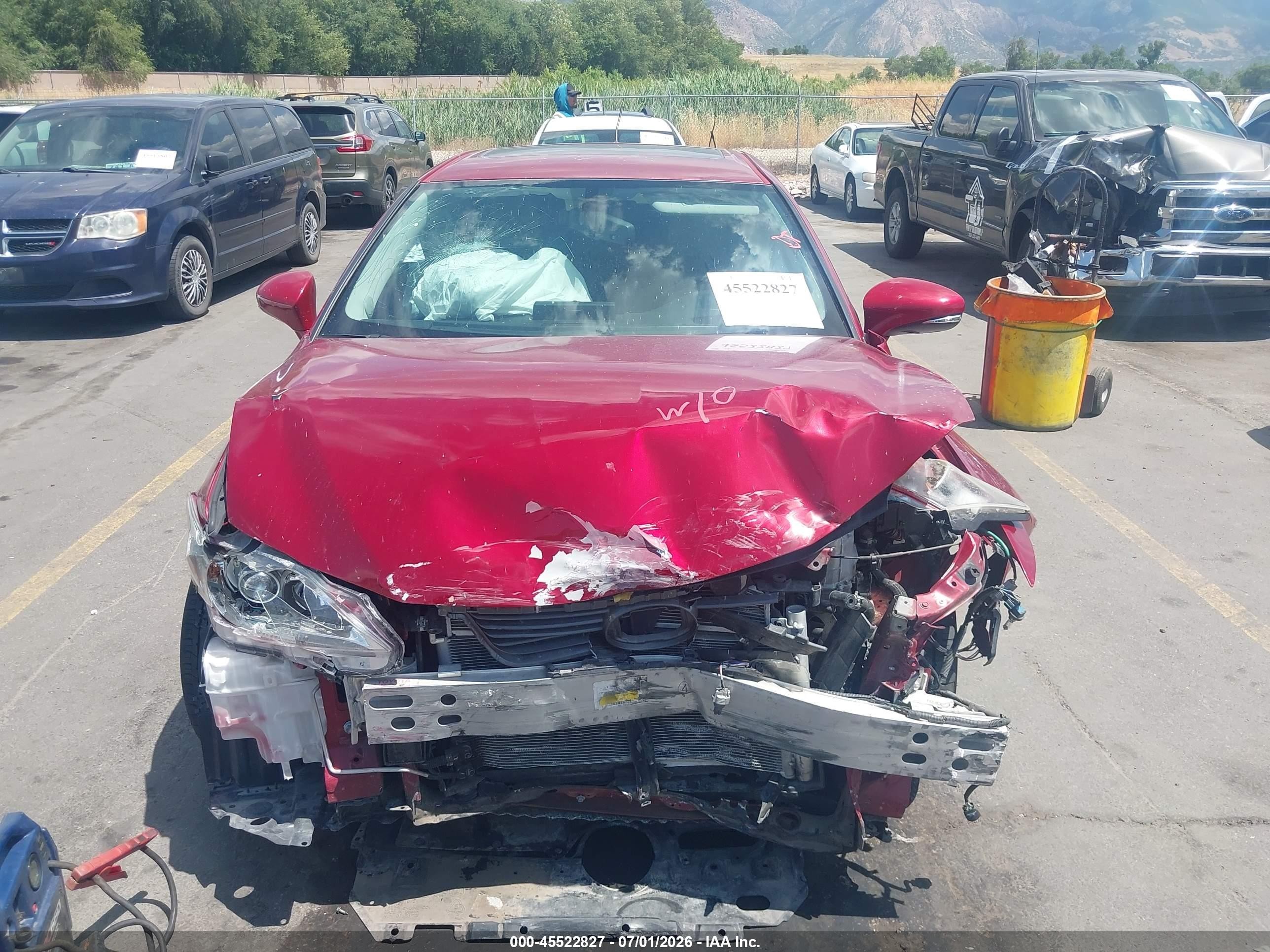 2012 Lexus Ct 200h Premium Red vin: JTHKD5BH5C2109476