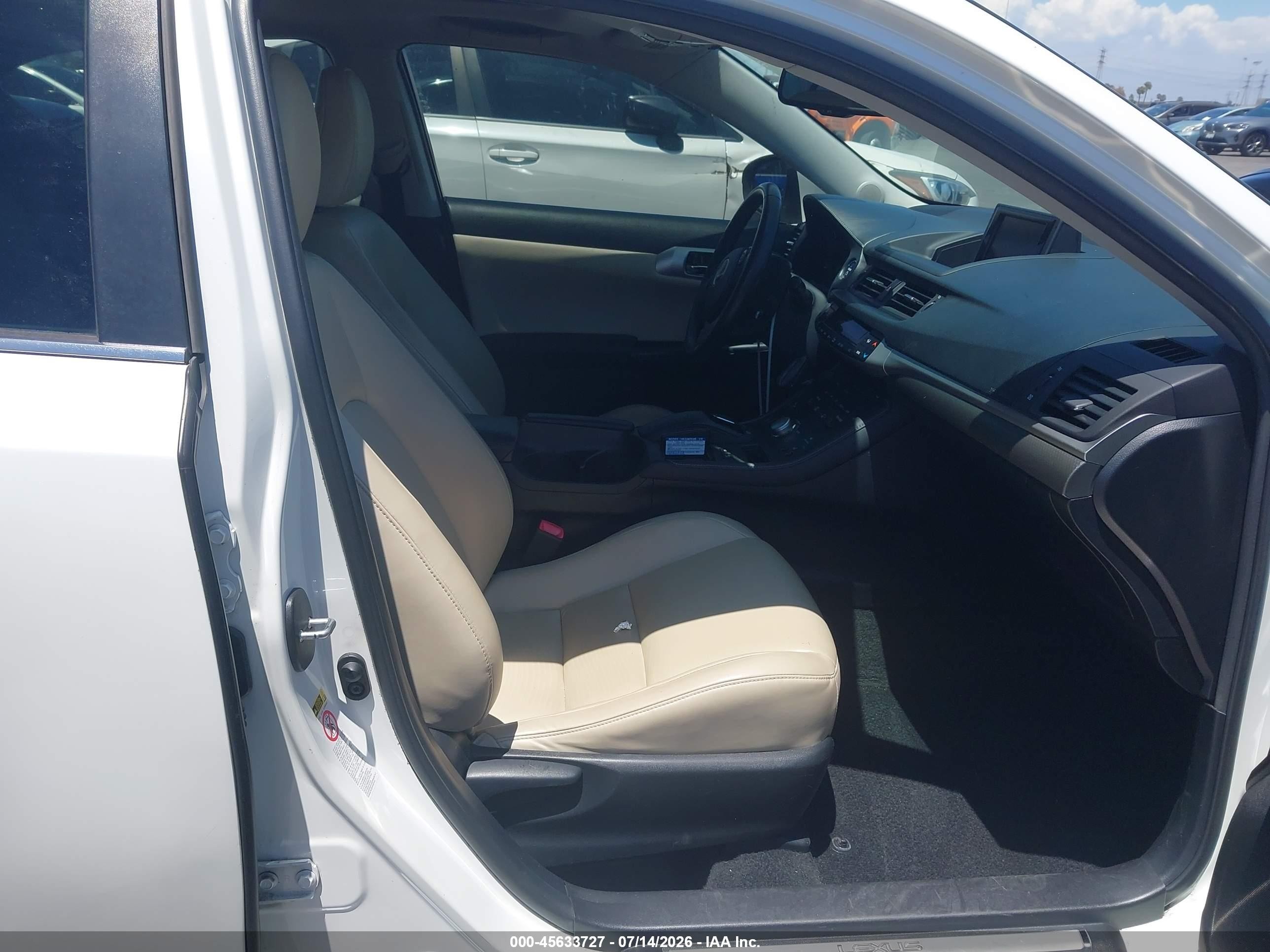 2012 Lexus Ct 200h Premium White vin: JTHKD5BH5C2116296
