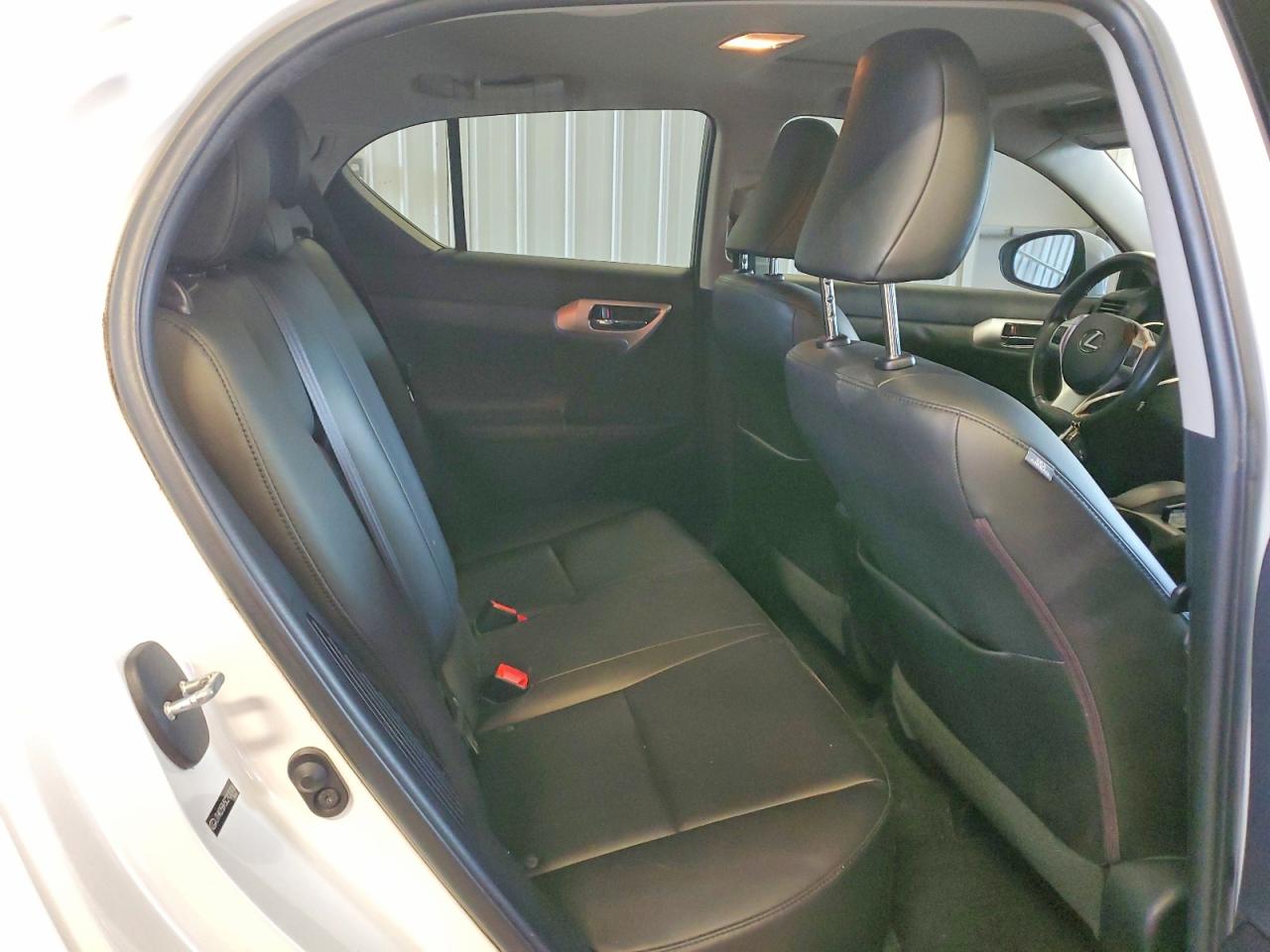 2012 Lexus Ct 200 White vin: JTHKD5BH5C2120106