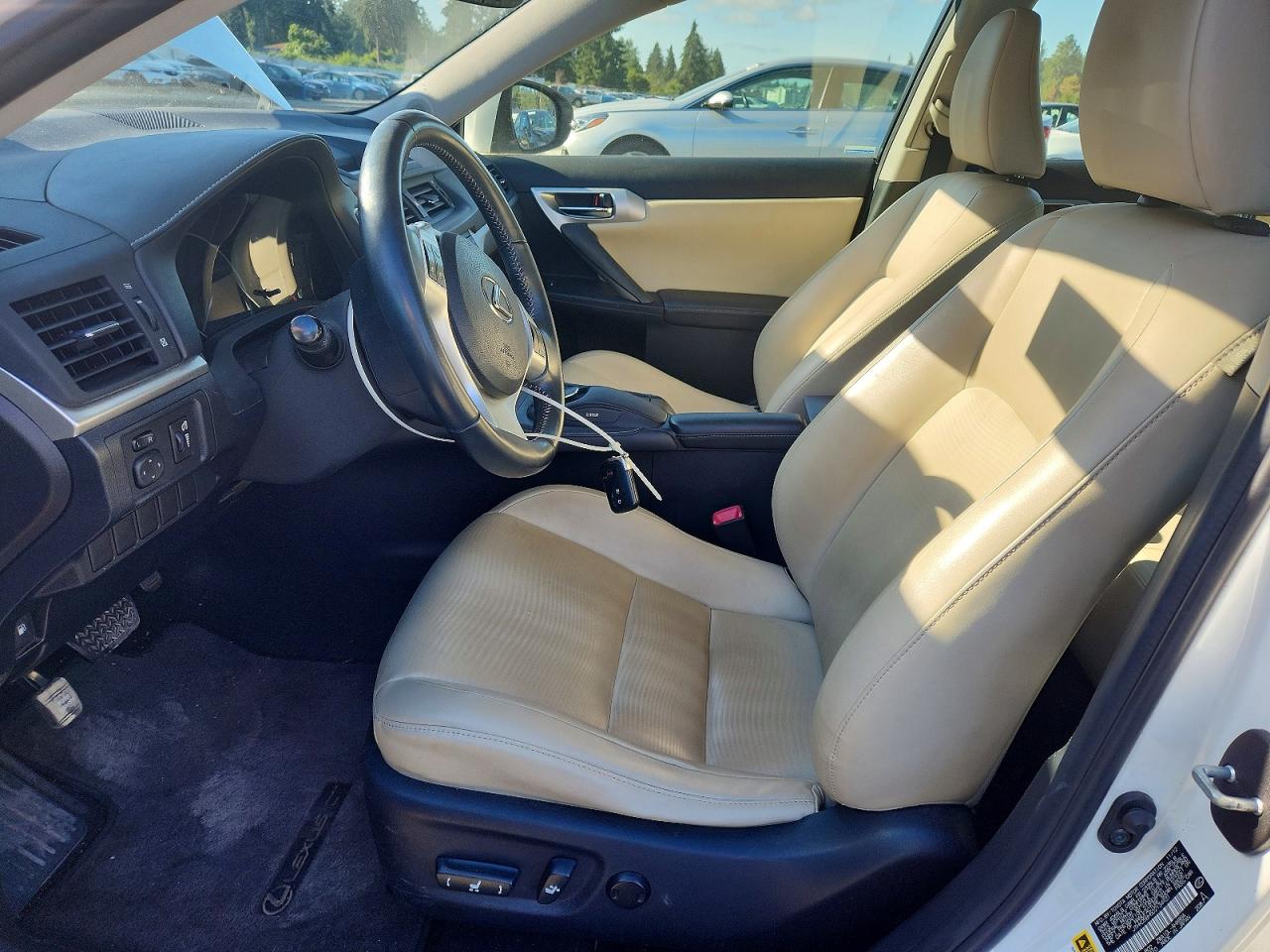 2013 Lexus Ct 200 White vin: JTHKD5BH5D2134931