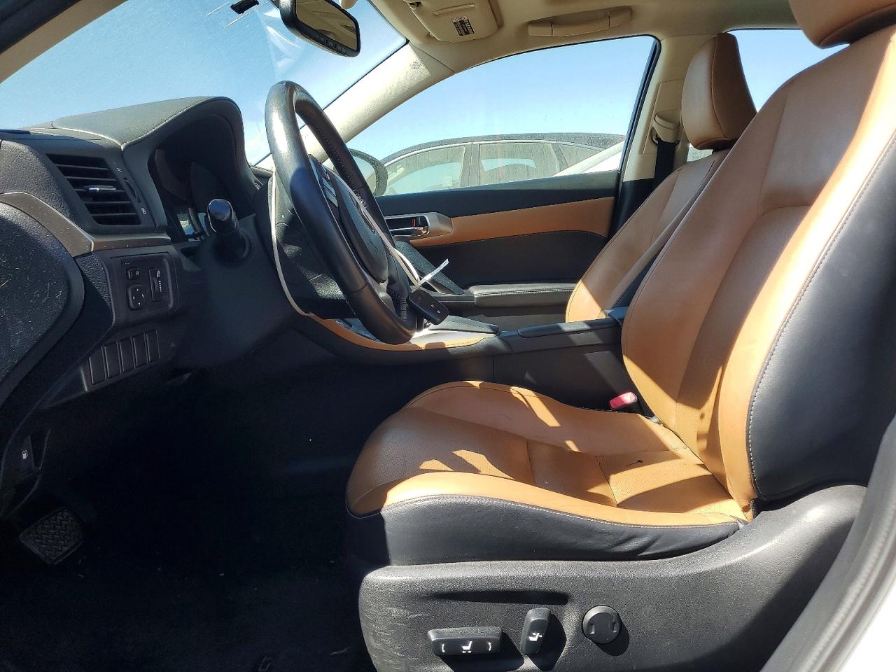 2014 Lexus Ct 200 White vin: JTHKD5BH5E2178946