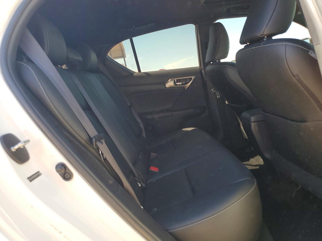 2014 Lexus Ct 200 White vin: JTHKD5BH5E2199540