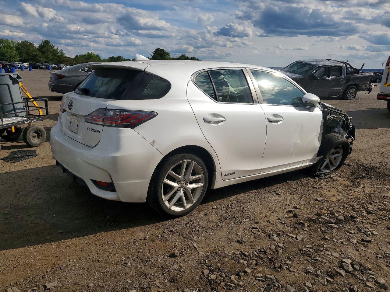 2015 Lexus Ct 200 White vin: JTHKD5BH5F2217262