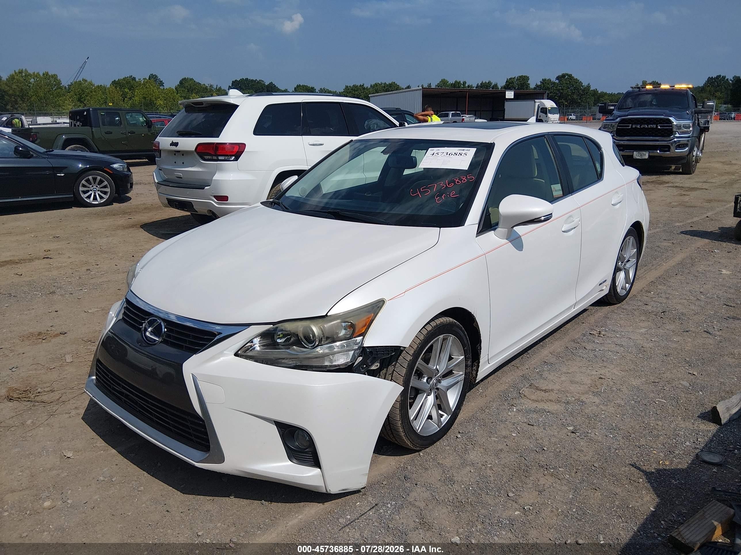 2015 Lexus Ct 200h   White vin: JTHKD5BH5F2218315