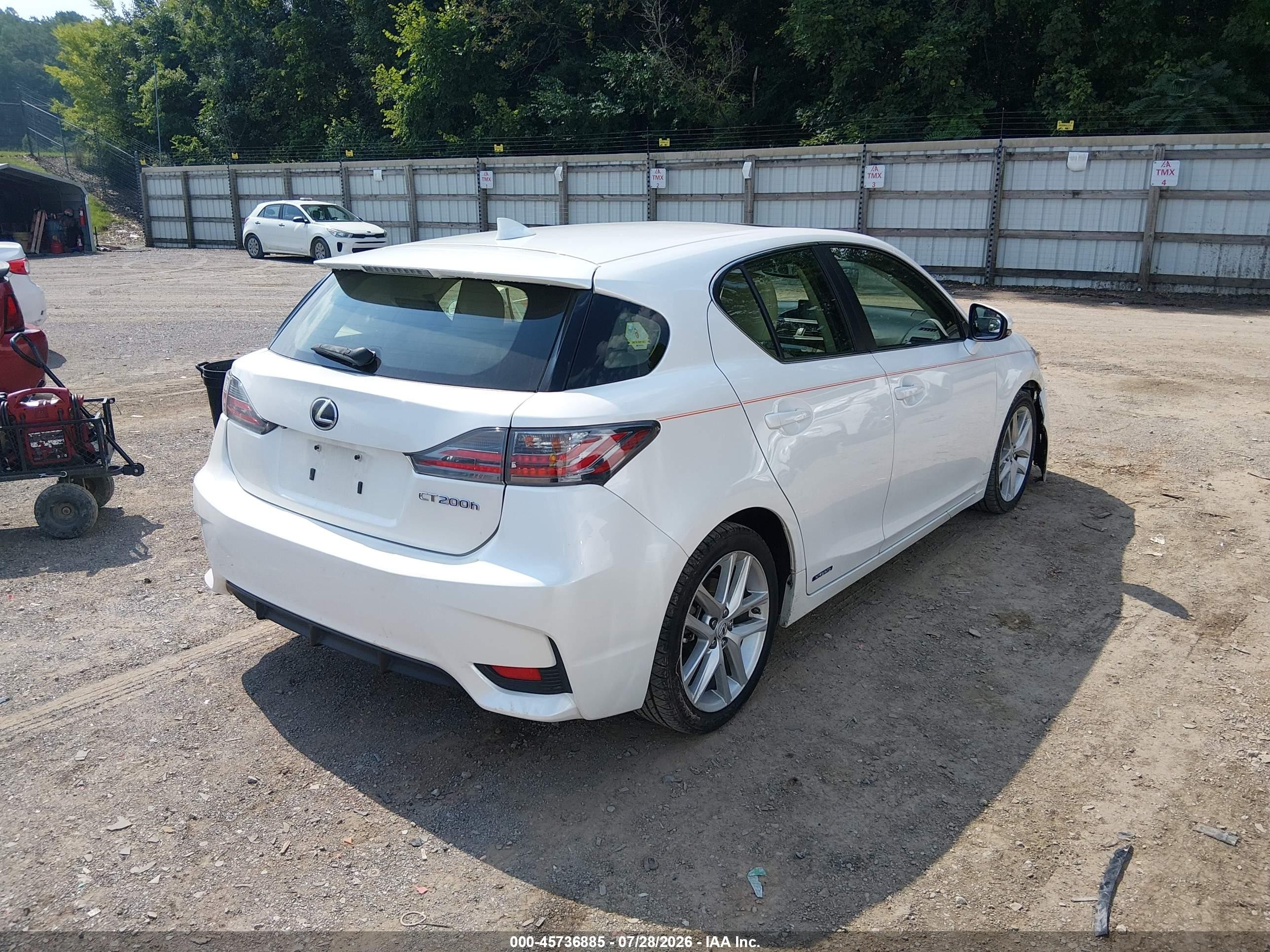 2015 Lexus Ct 200h   White vin: JTHKD5BH5F2218315