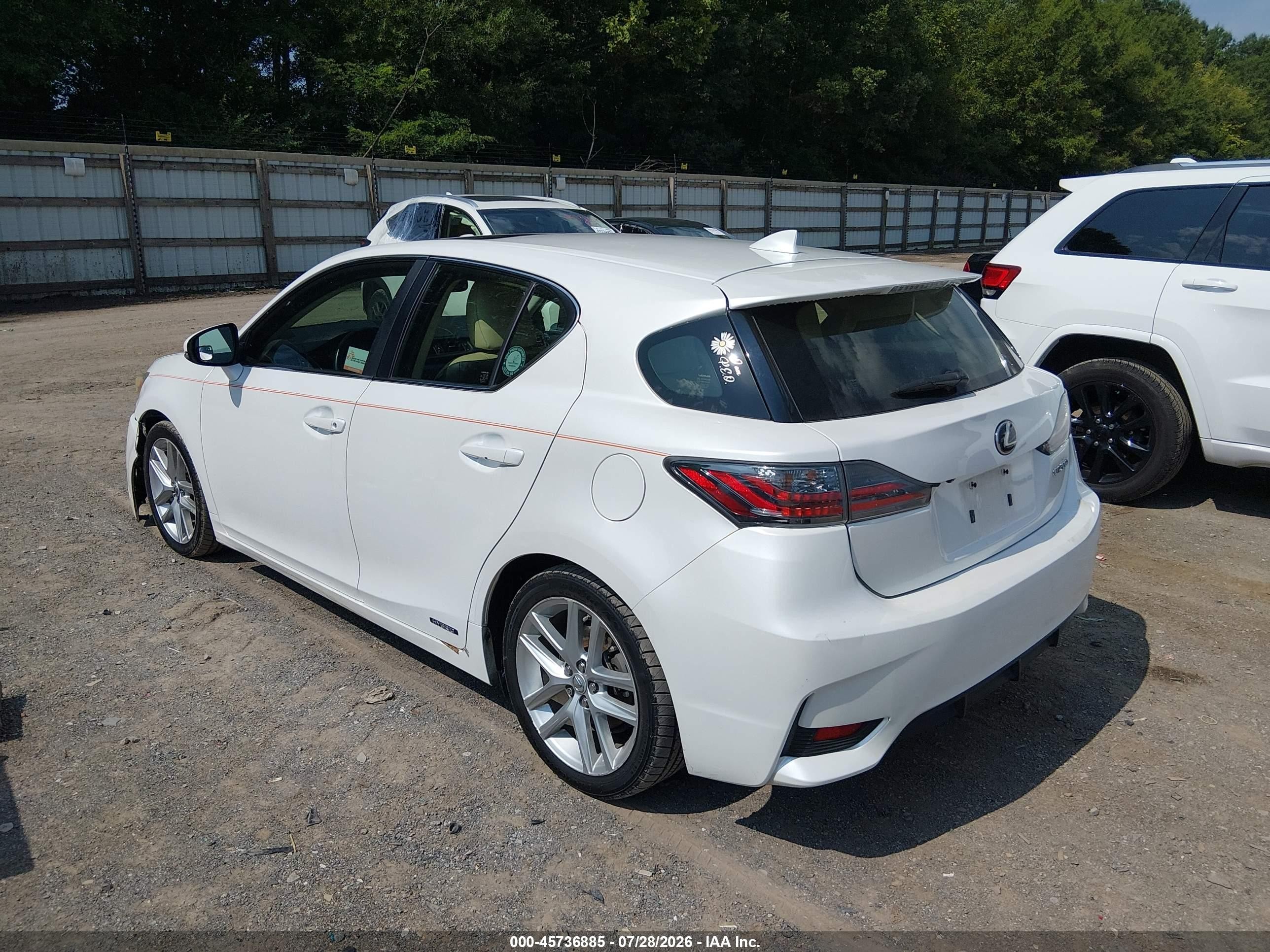 2015 Lexus Ct 200h   White vin: JTHKD5BH5F2218315