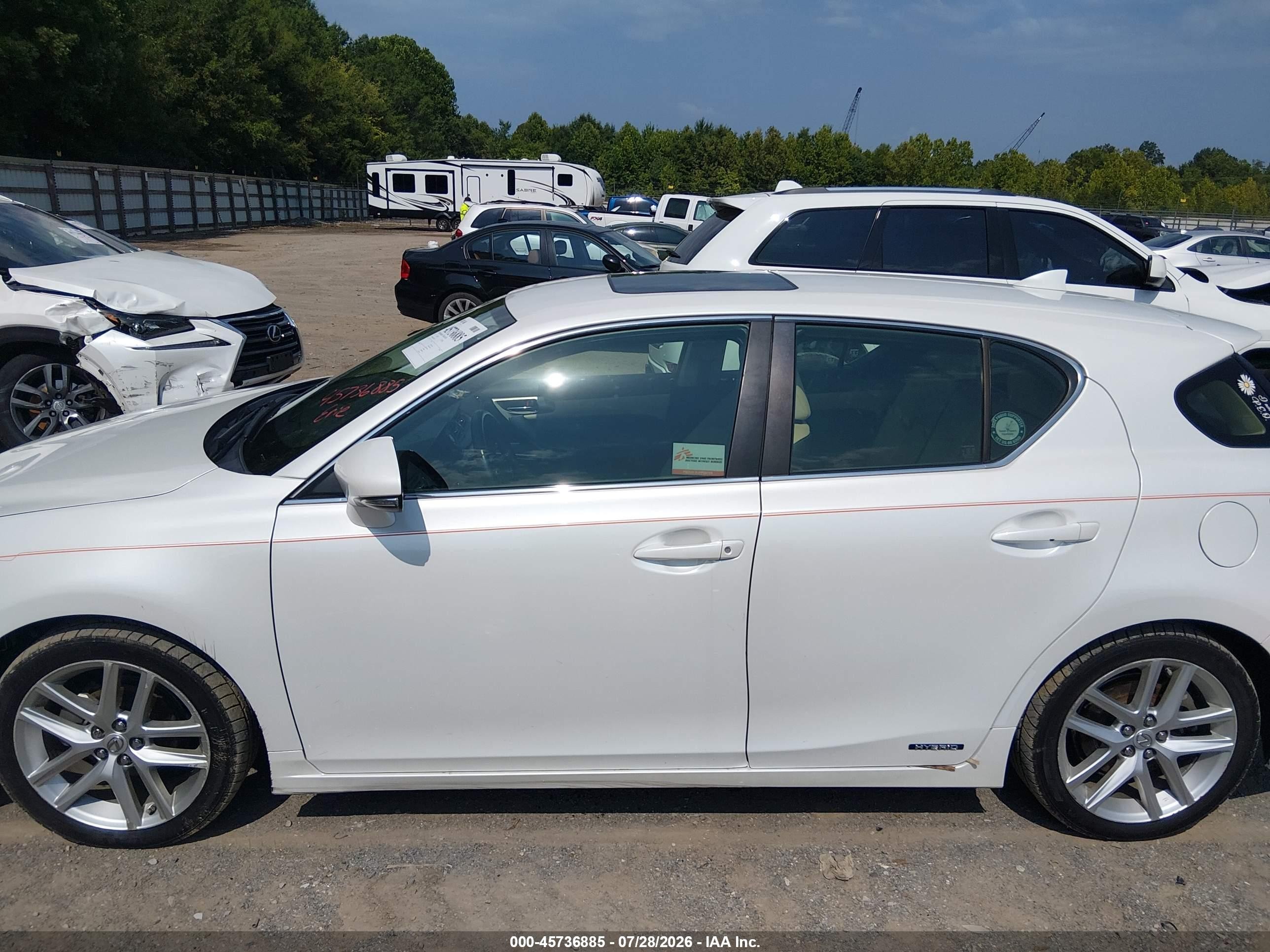 2015 Lexus Ct 200h   White vin: JTHKD5BH5F2218315