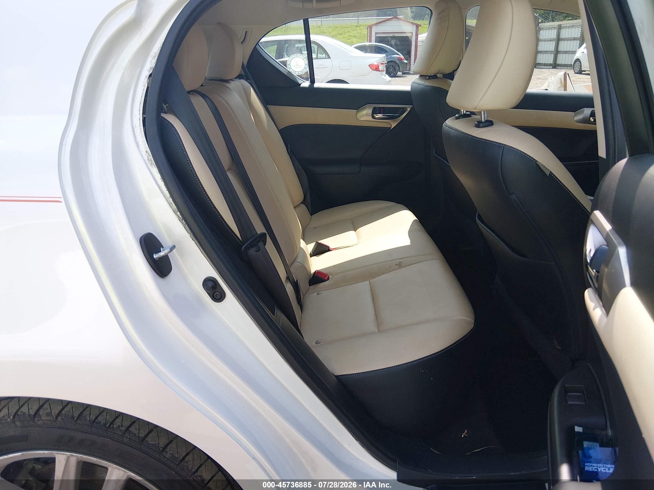 2015 Lexus Ct 200h   White vin: JTHKD5BH5F2218315