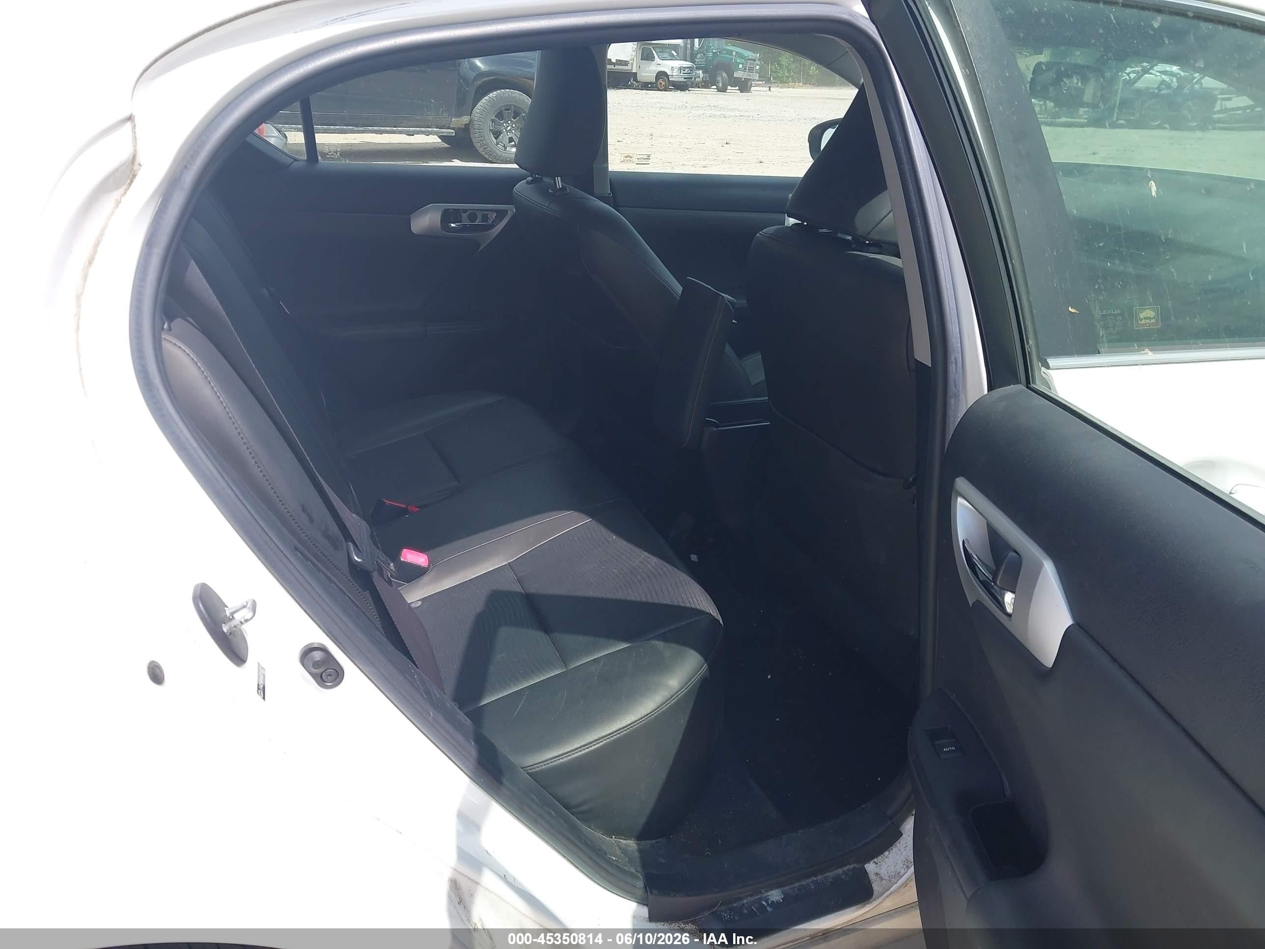2011 Lexus Ct 200h Premium Белый vin: JTHKD5BH6B2044278