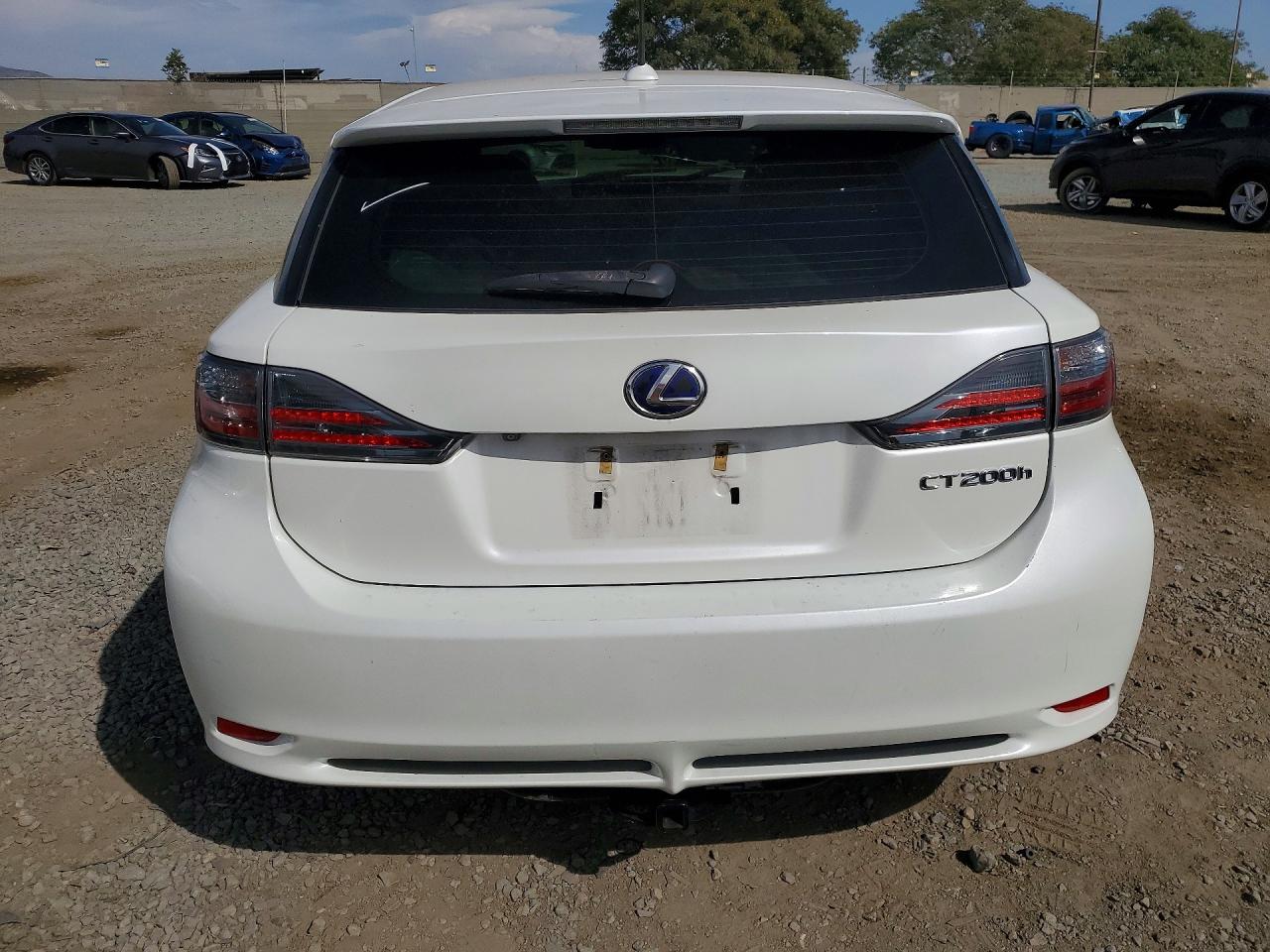2012 Lexus Ct 200 White vin: JTHKD5BH6C2106554
