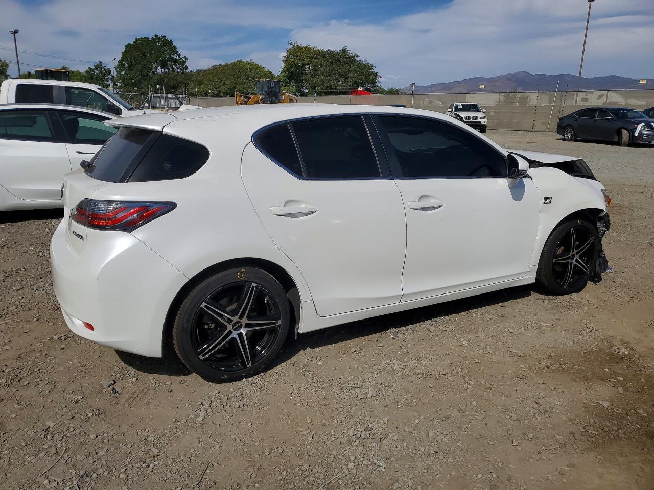 2012 Lexus Ct 200 White vin: JTHKD5BH6C2106554