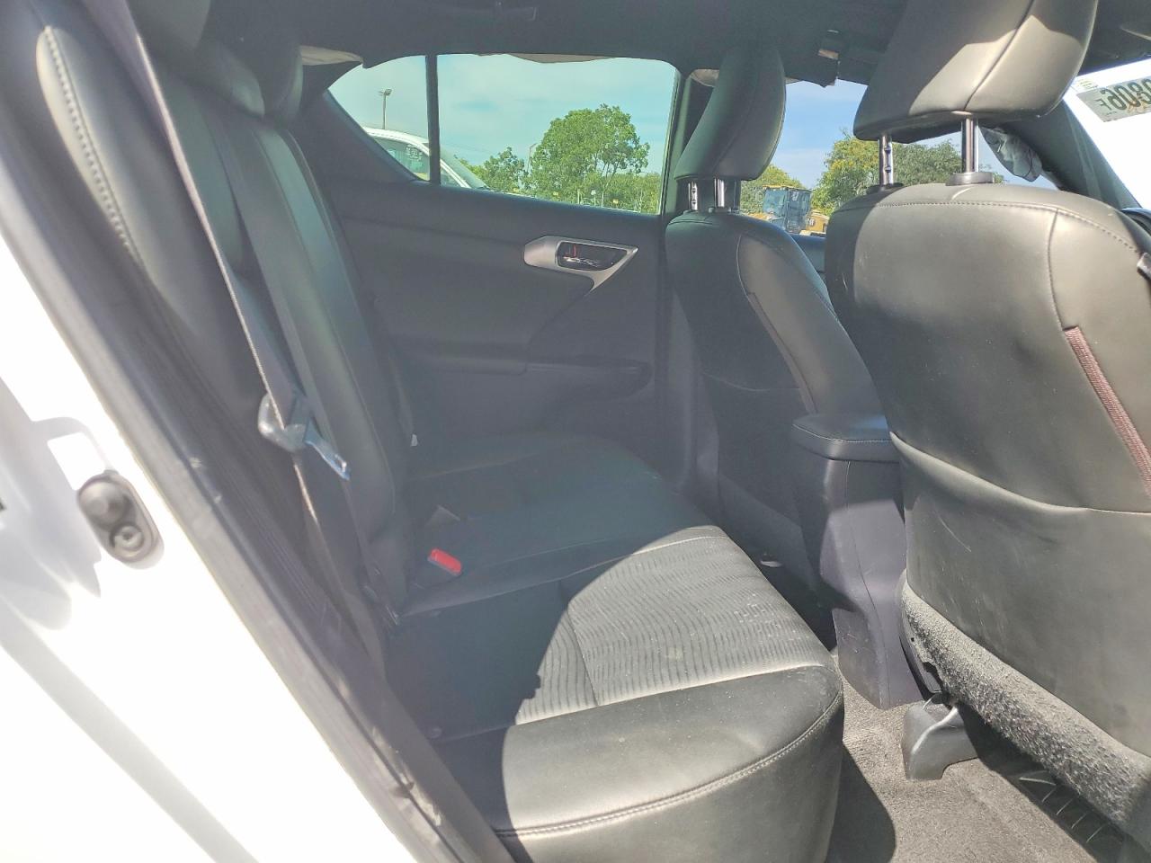 2012 Lexus Ct 200 White vin: JTHKD5BH6C2106554