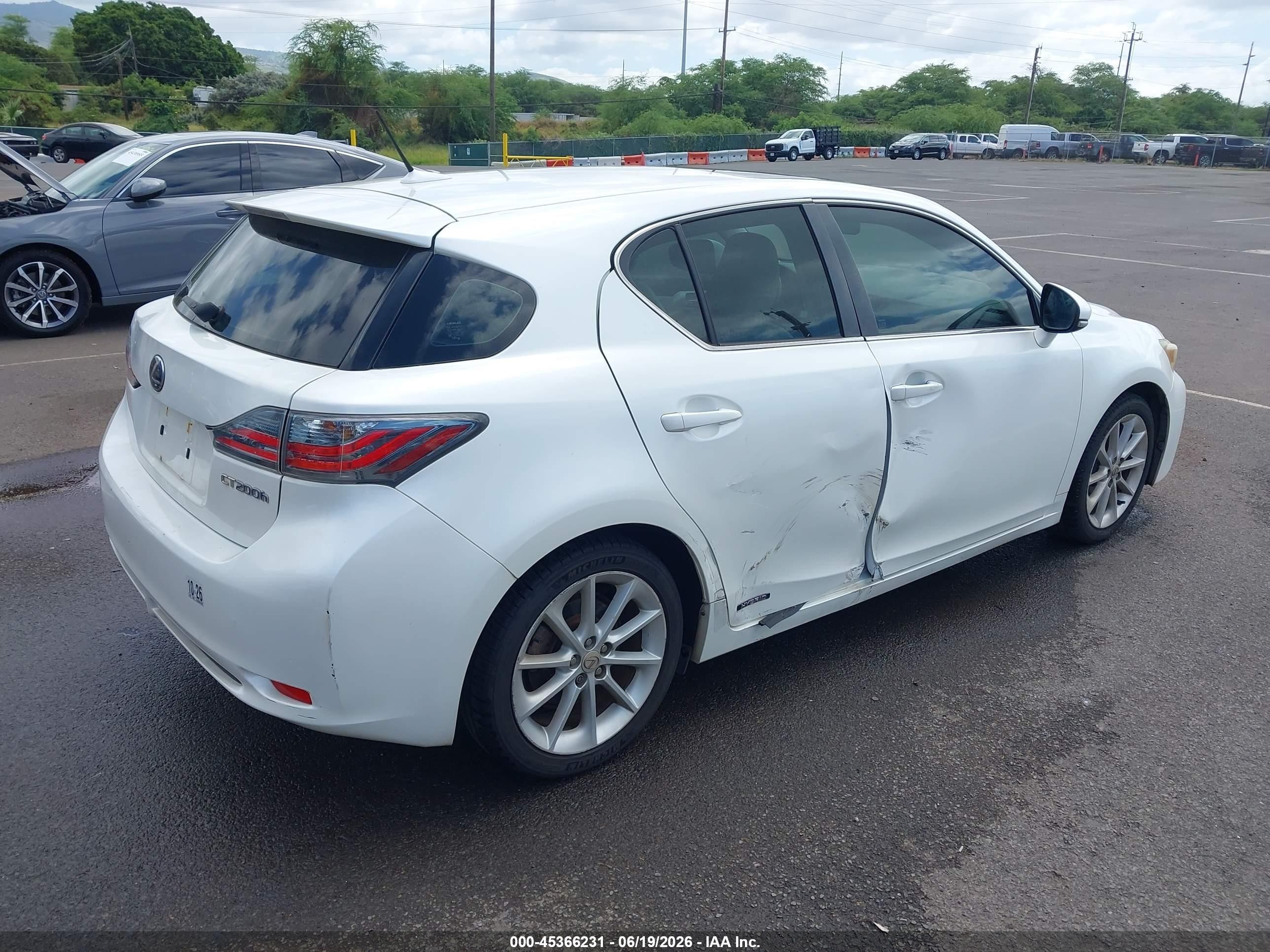 2013 Lexus Ct 200h White vin: JTHKD5BH6D2122982