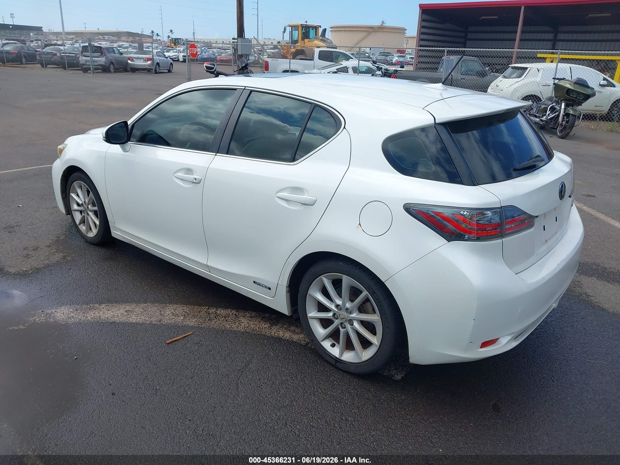 2013 Lexus Ct 200h White vin: JTHKD5BH6D2122982
