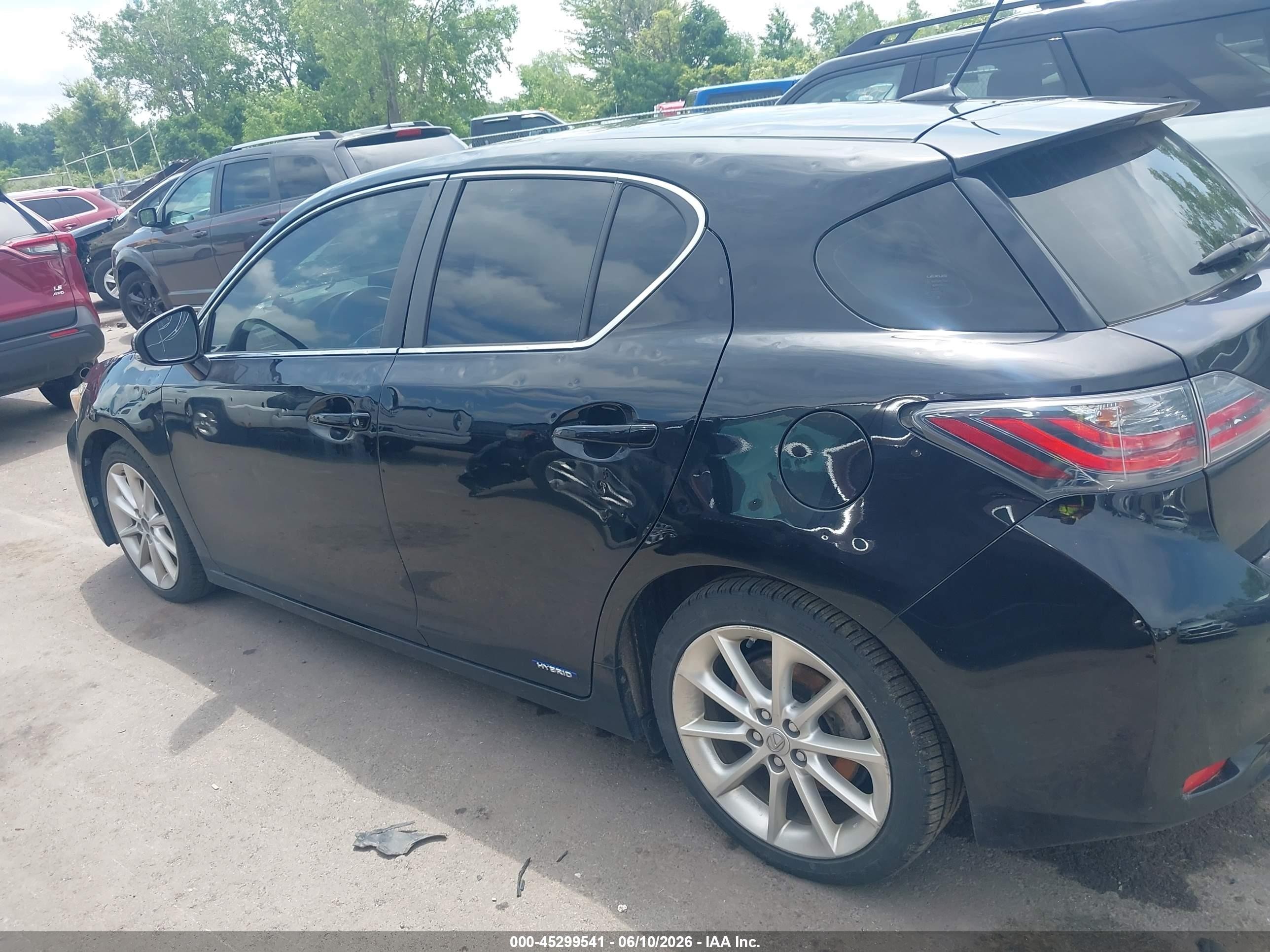 2013 Lexus Ct 200h   Черный vin: JTHKD5BH6D2141838